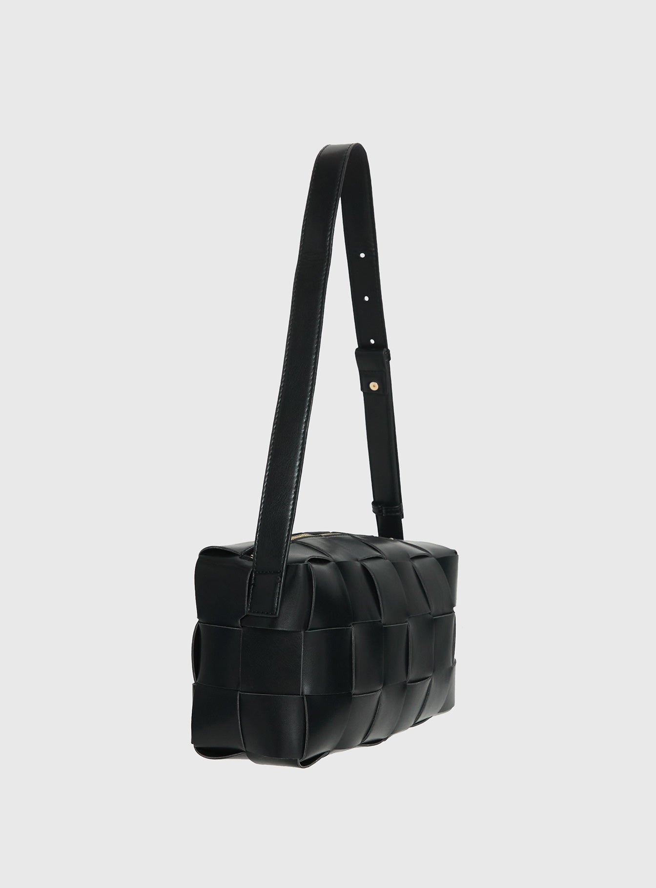 Declynn Woven Shoulder Bag Black - Image 3