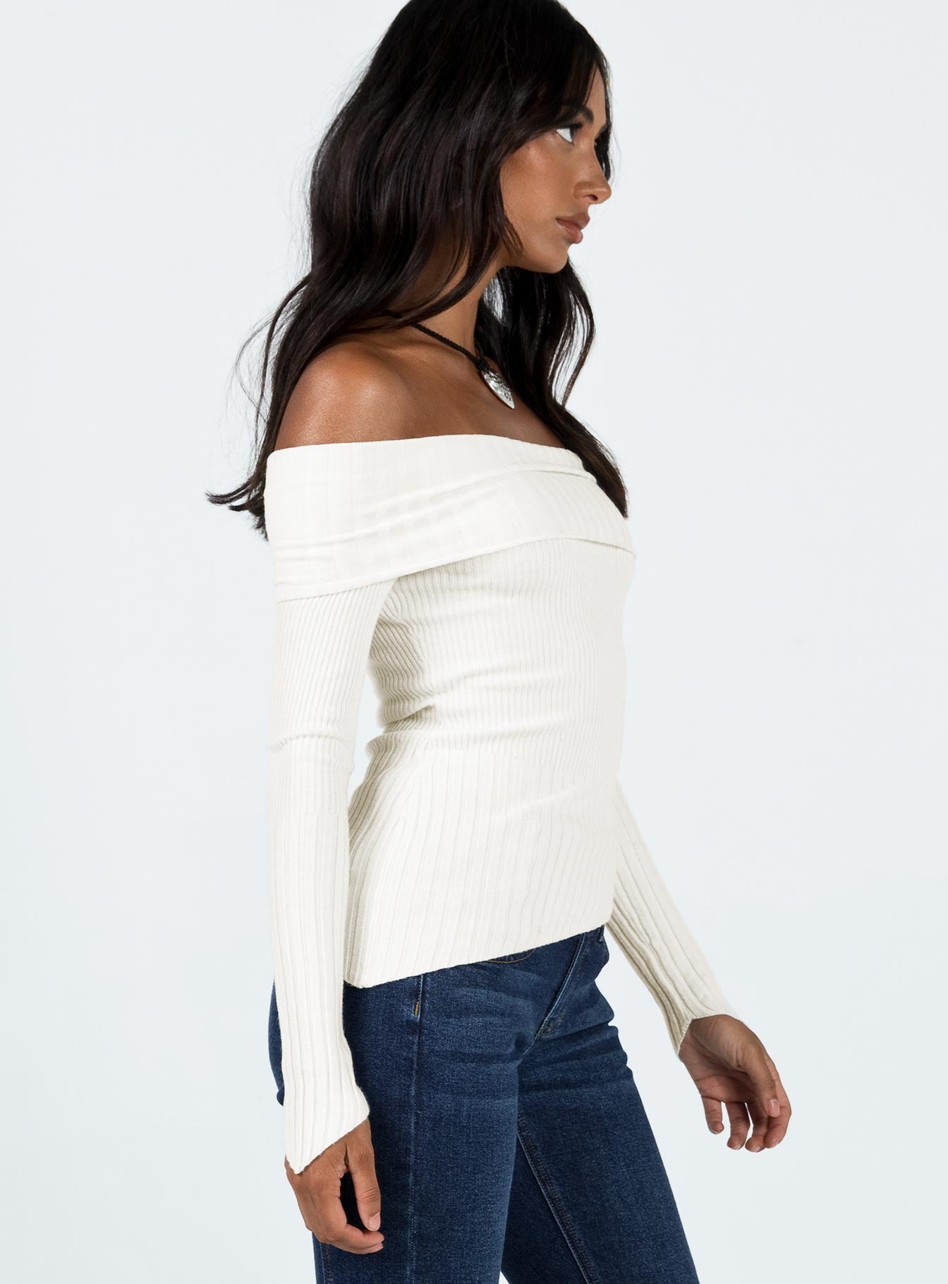 Wyandra Off The Shoulder Sweater White - Image 4