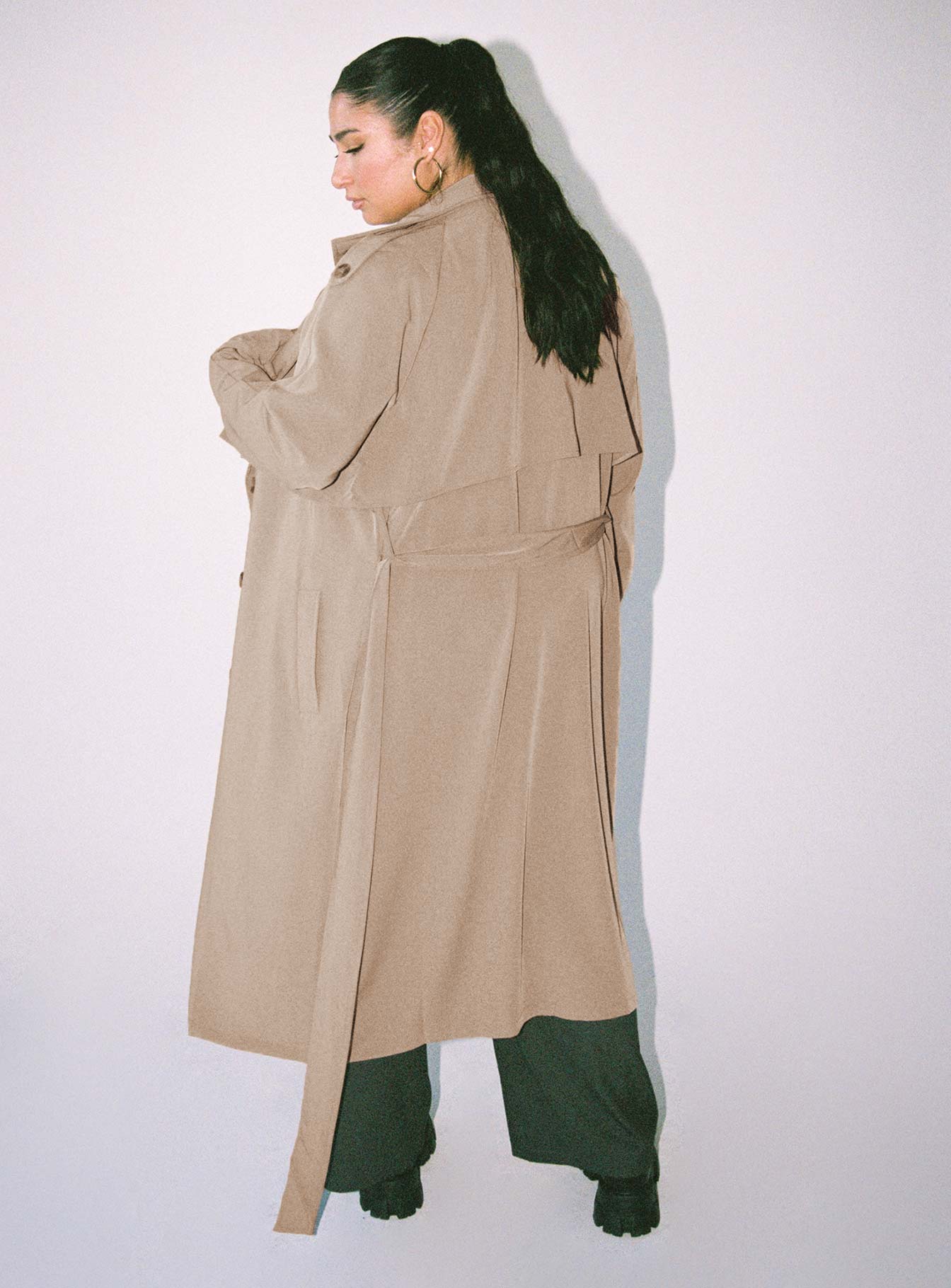 Cassie Trench Coat Beige Curve - Image 4