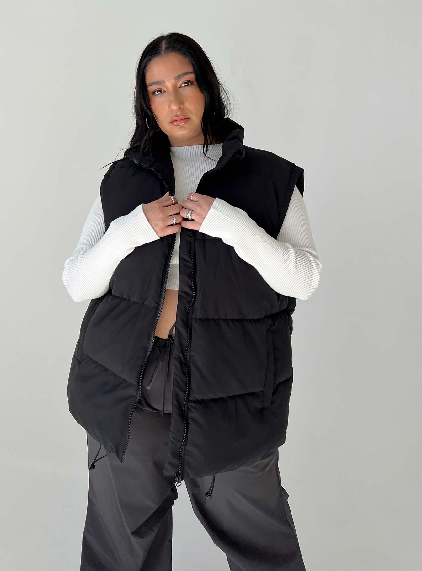 Edison Puffer Vest Black Curve - Image 3