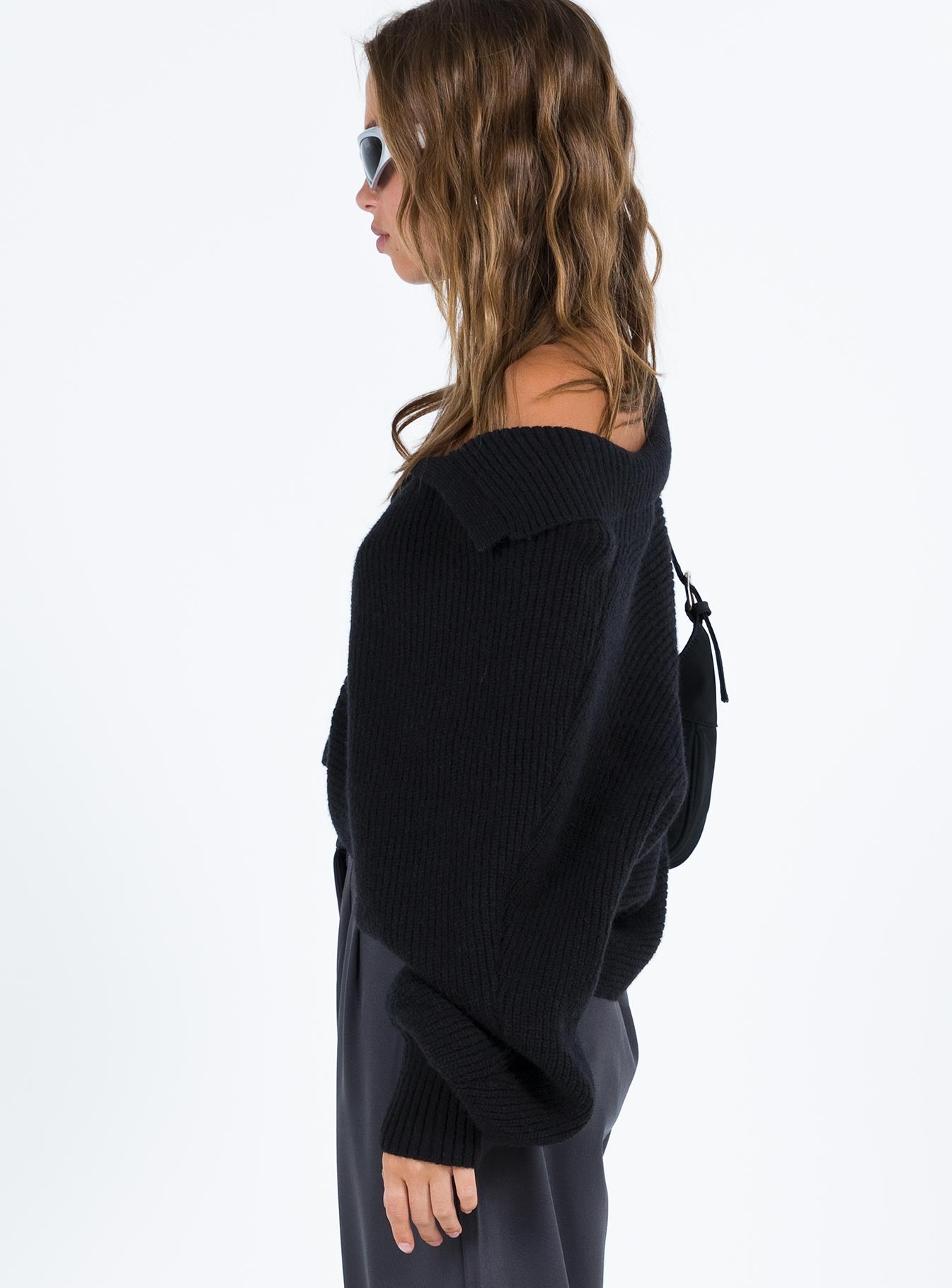 Tiara Cropped Sweater Black - Image 4