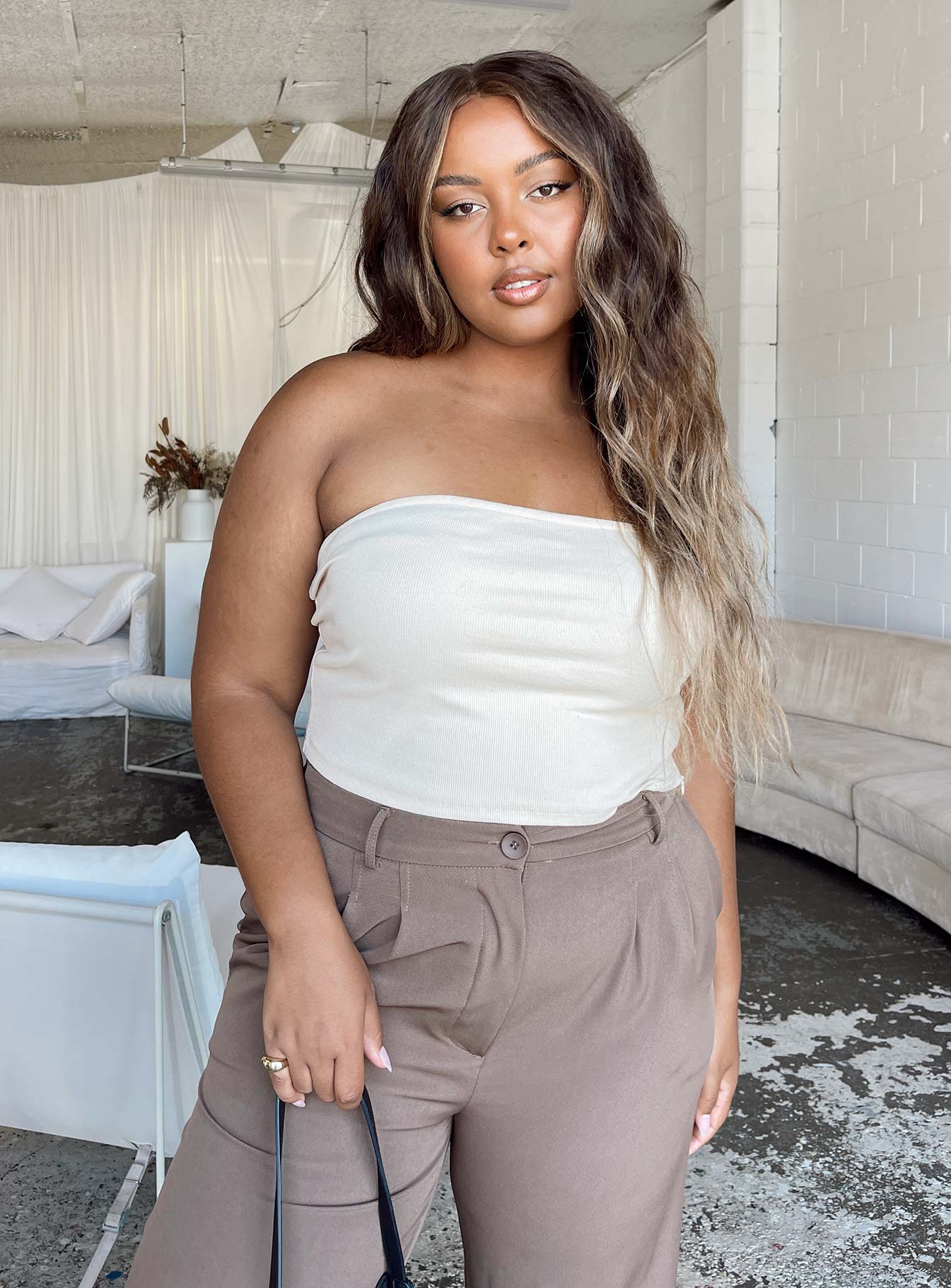 Rosehill Strapless Top Beige Curve - Image 3