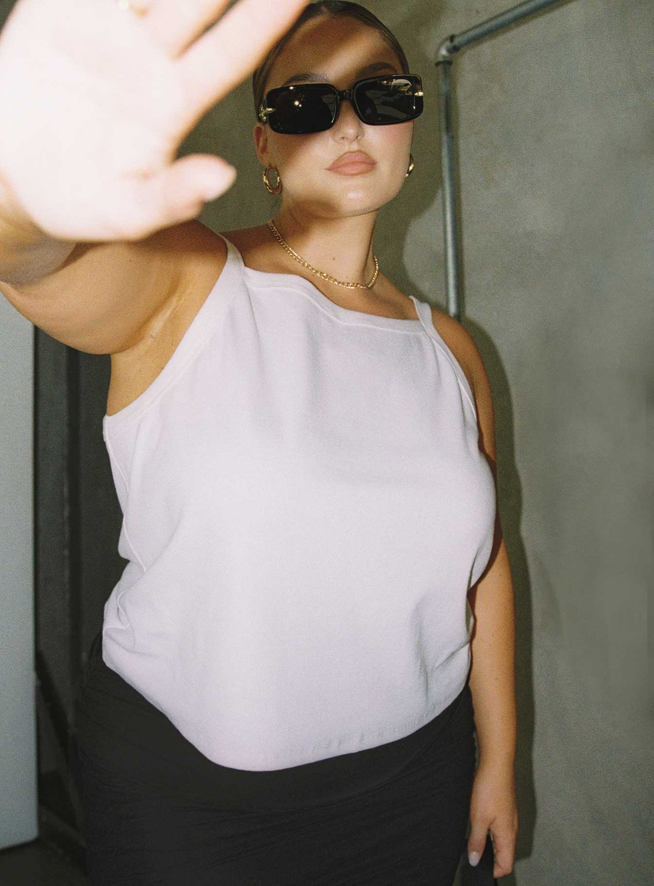 Ashby Top White Curve - Image 3