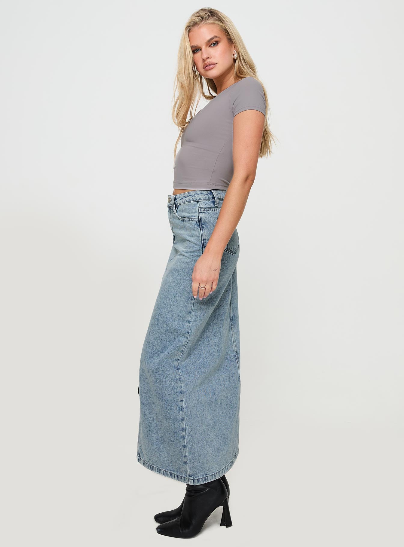 Saige Denim Maxi Skirt Light Wash - Image 4