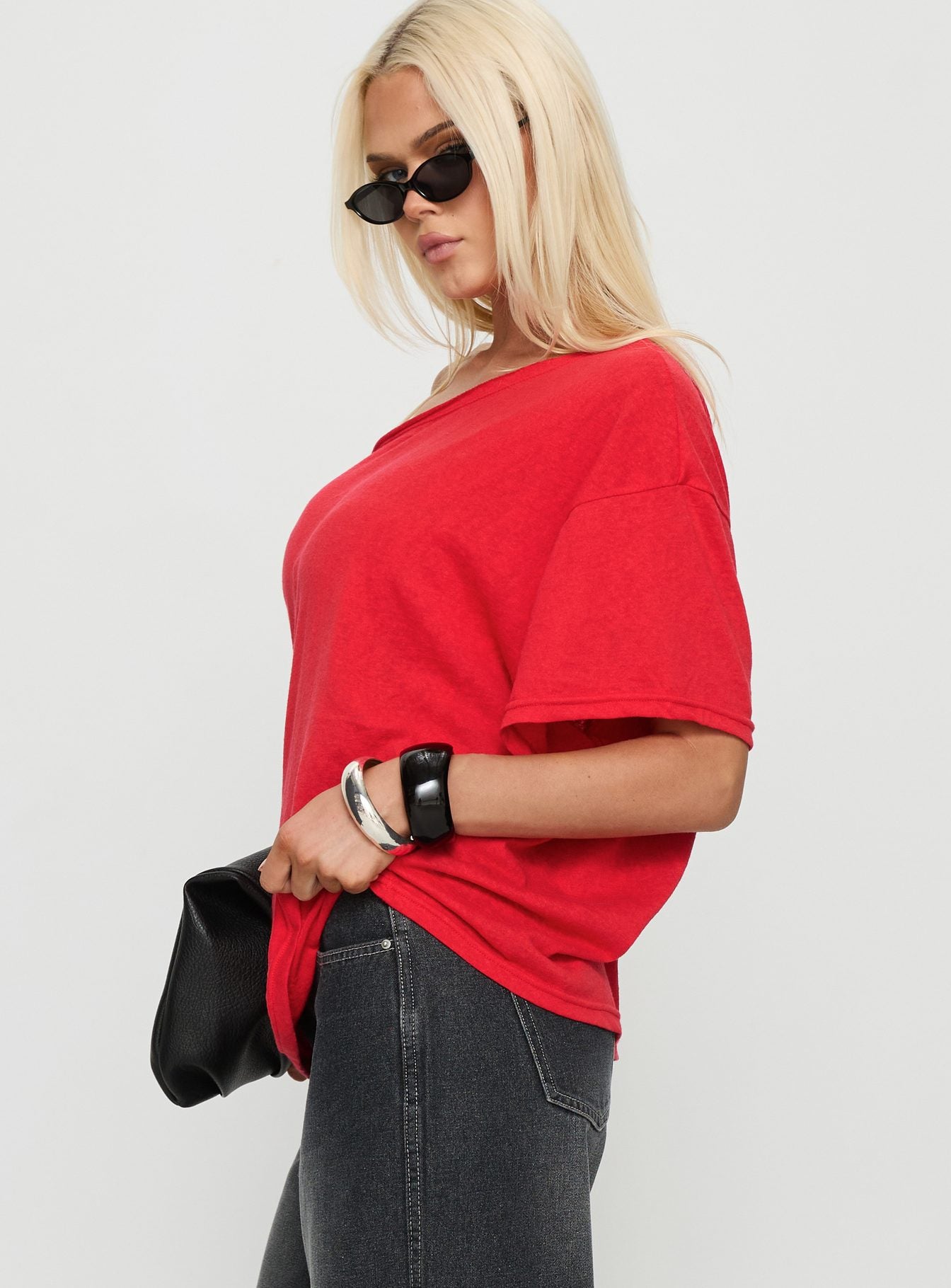Winny Off Shoulder Tee Red - Image 4