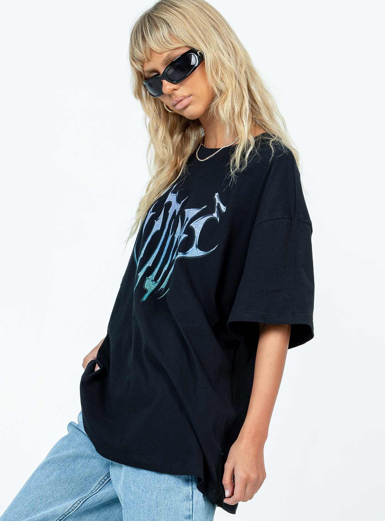 Future Oversize Tee Black - Image 4