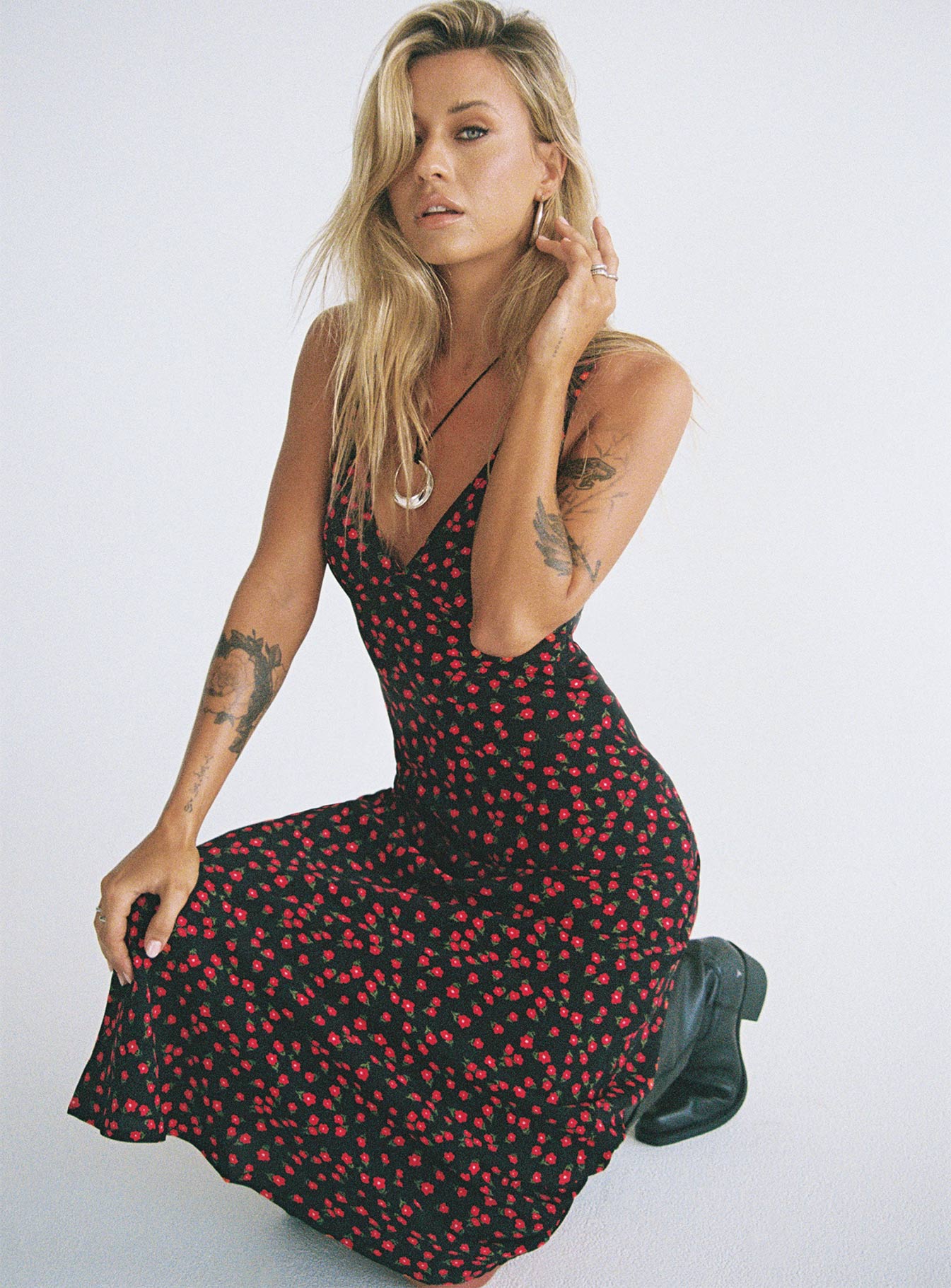 Nellie Maxi Dress Black/Red Floral - Image 9
