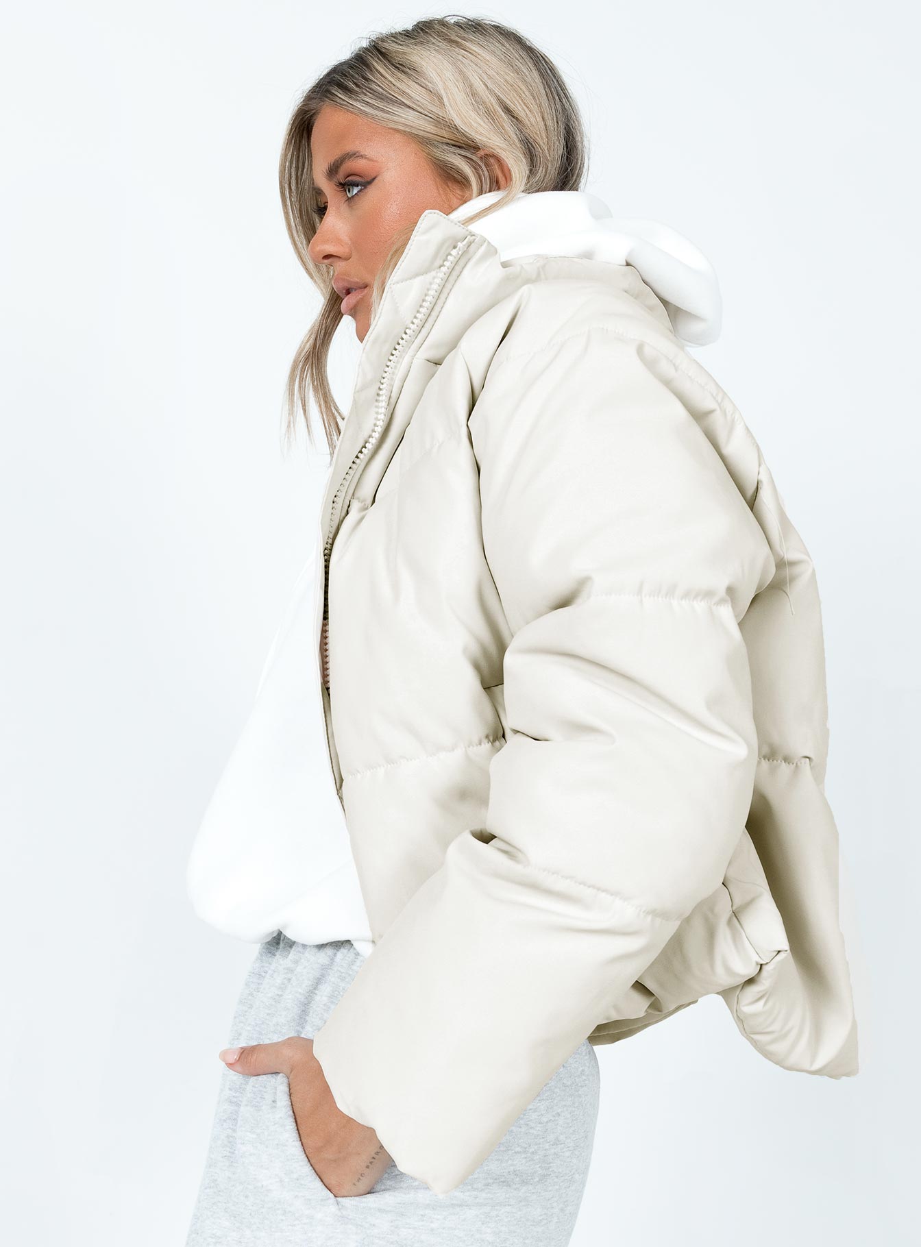 Augie Puffer Jacket Cream - Image 5