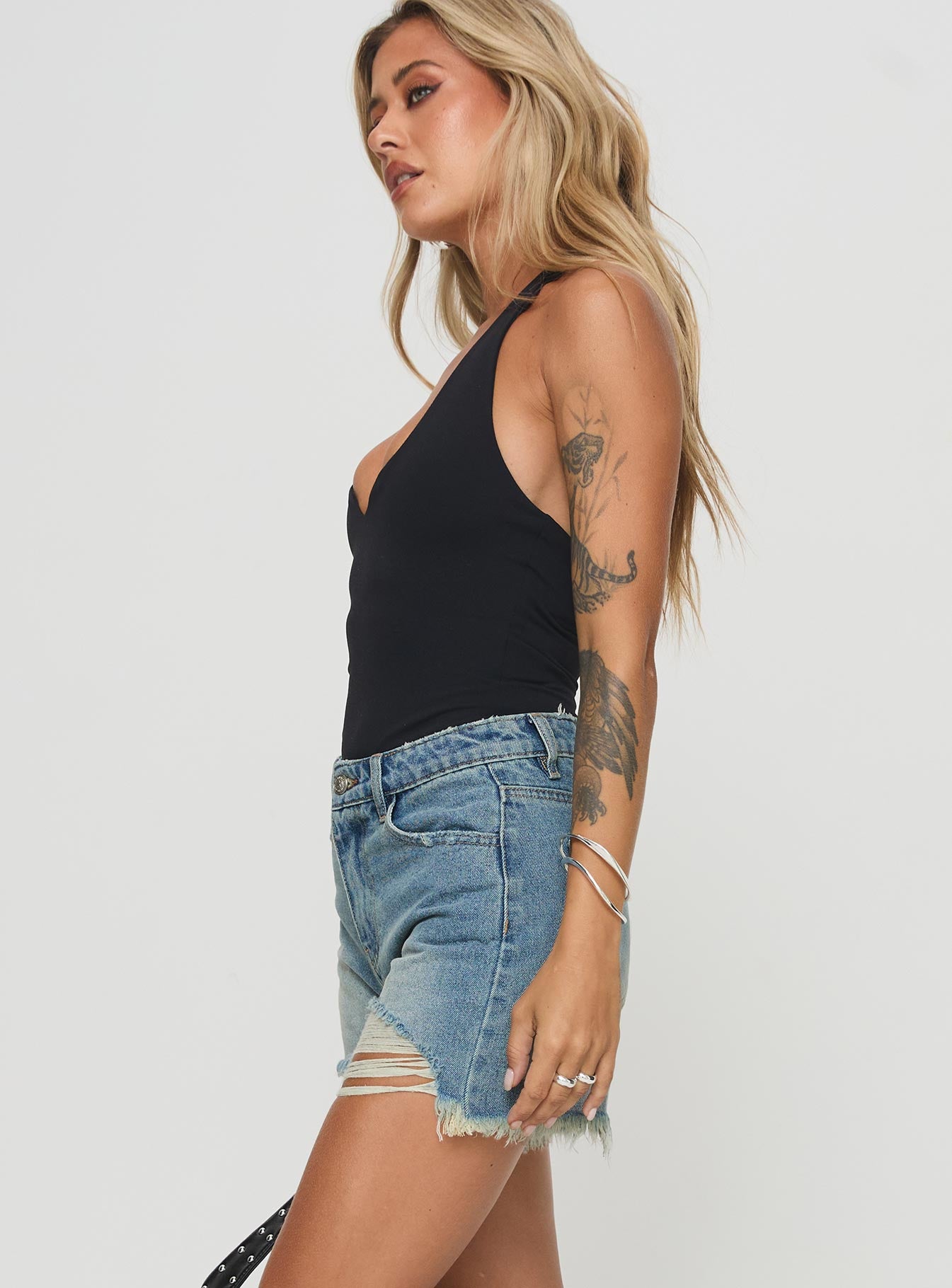 Tranquility Shorts Light Wash - Image 4