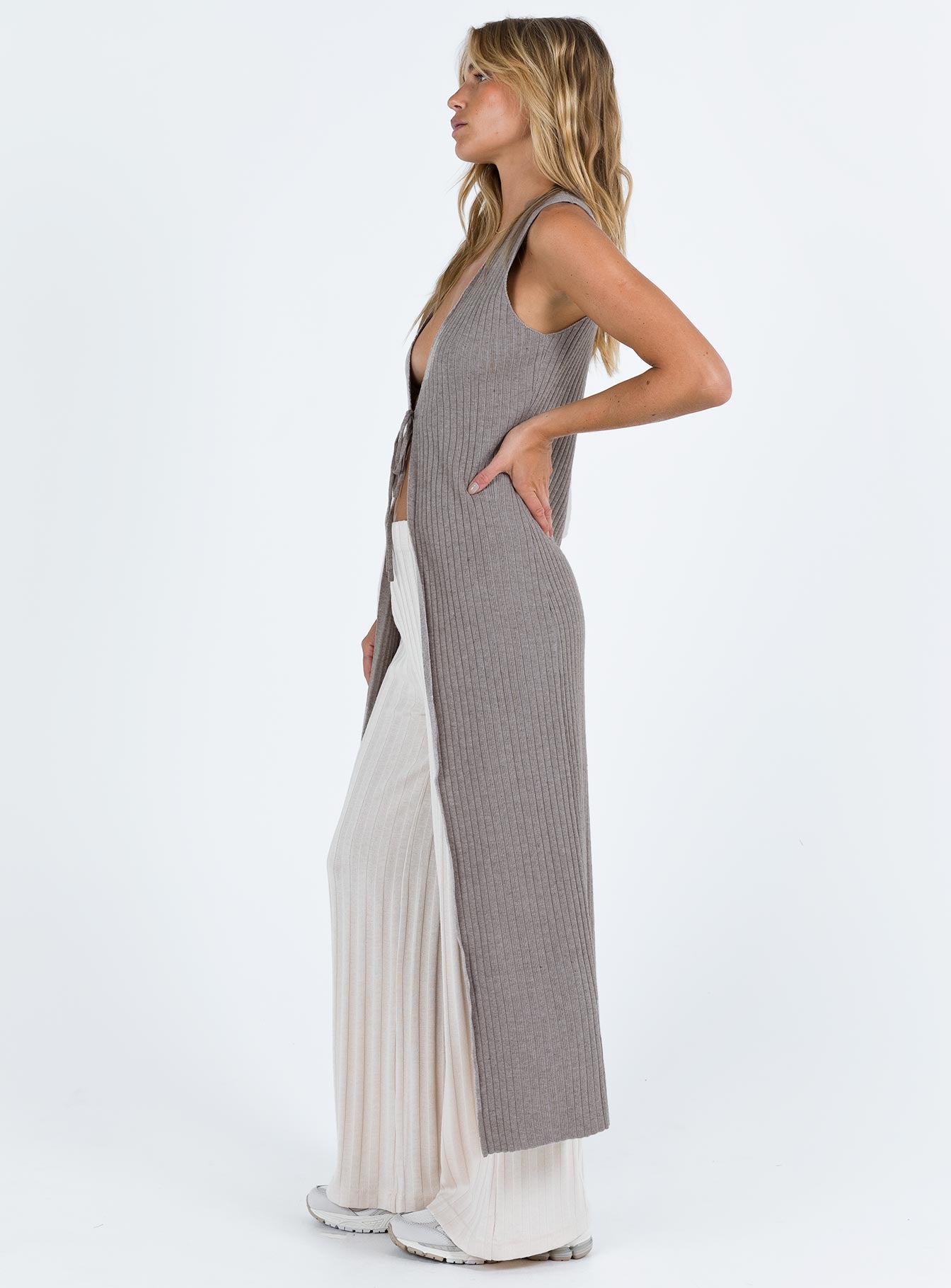 Tieghan Longline Cardigan Brown - Image 4