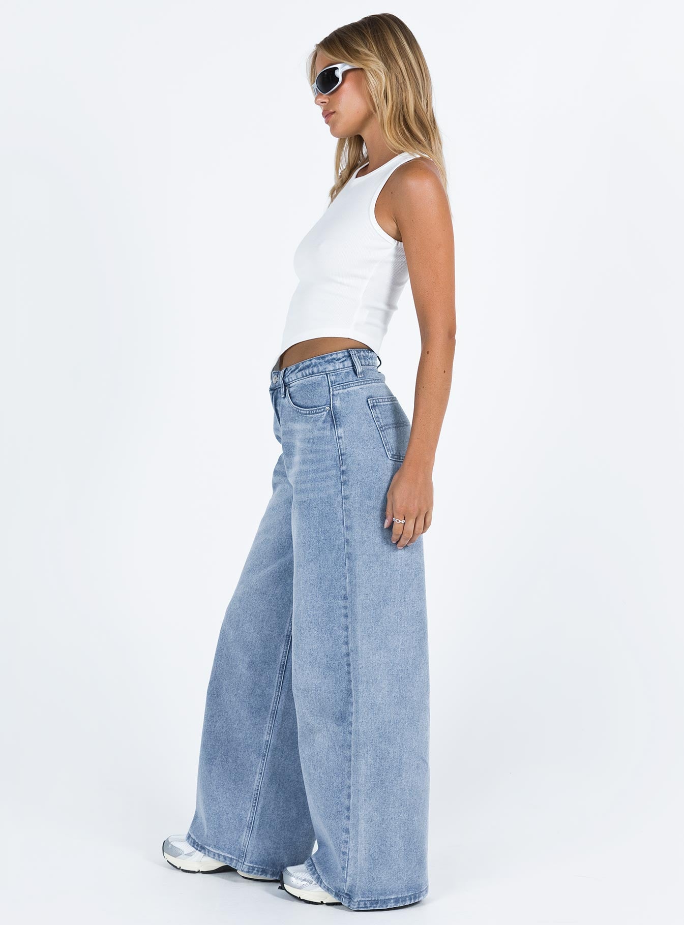 Naylor Mid Rise Wide Leg Jeans Light Blue Wash - Image 6