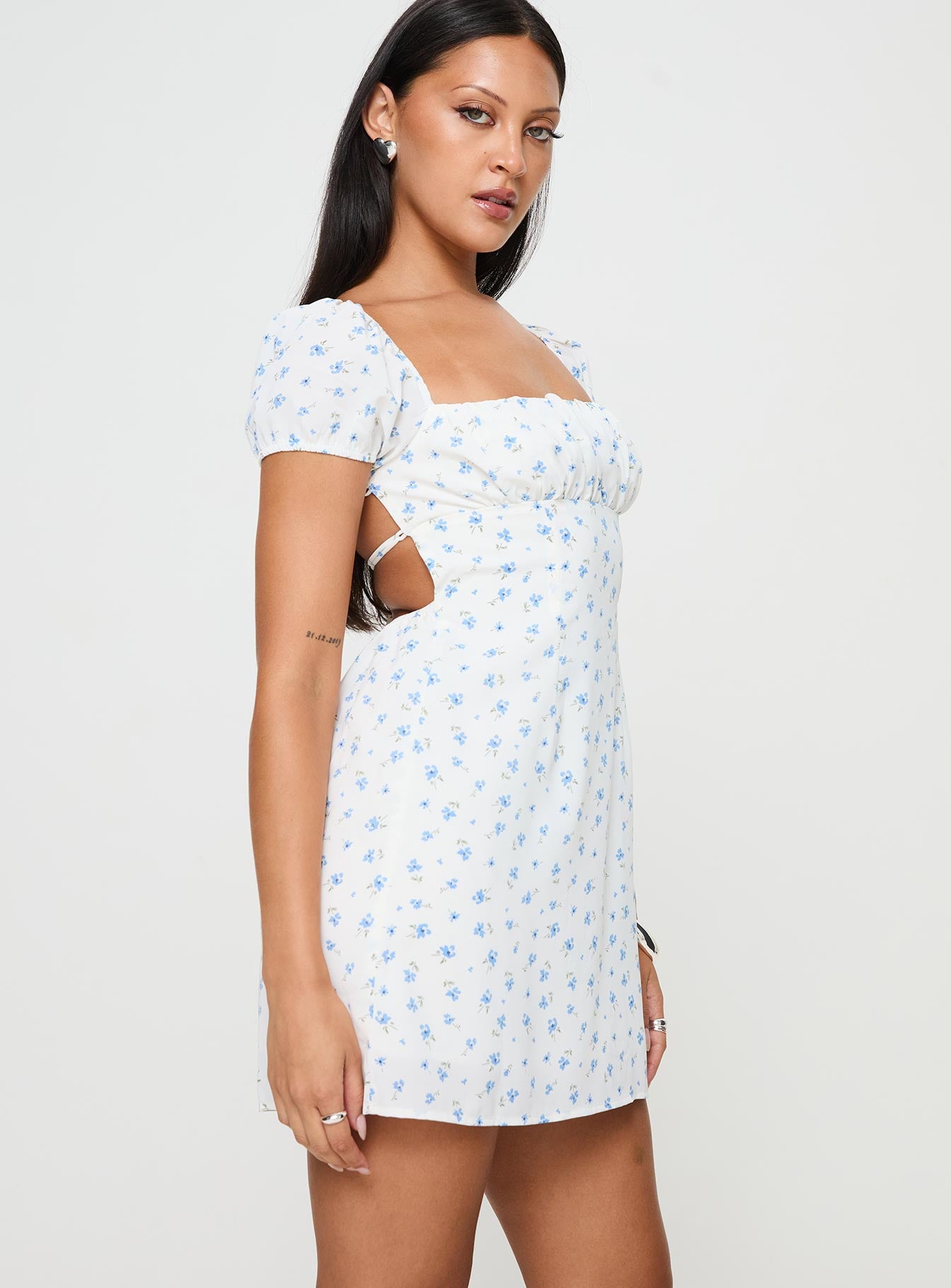 Powells Mini Dress White / Blue Floral - Image 4