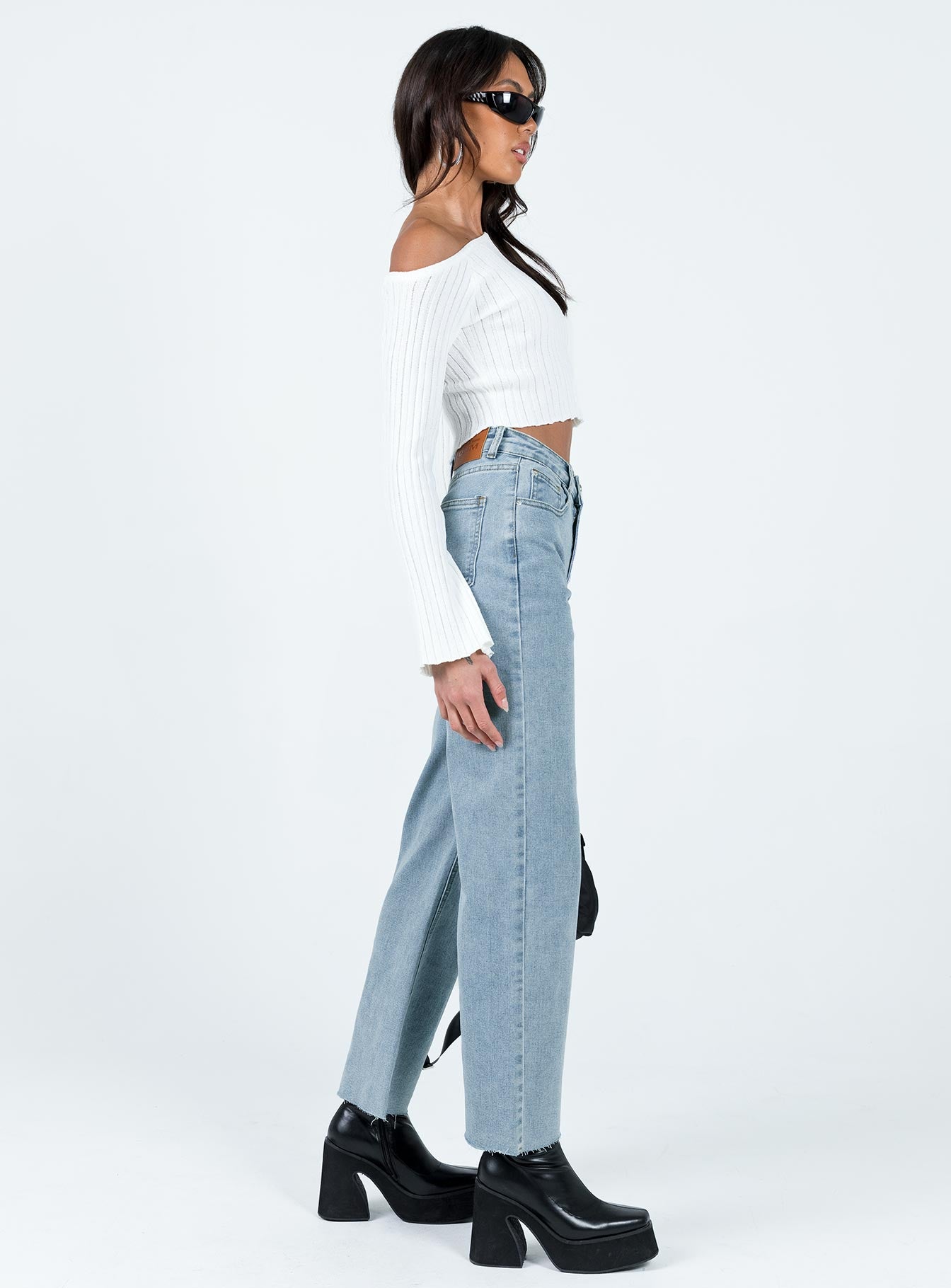 Pyrene Straight Leg Jeans Mid Wash Denim - Image 4