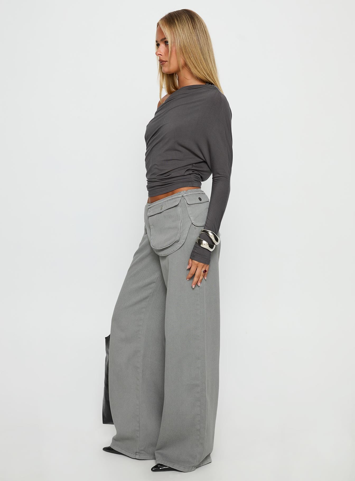 Incognito Low Rise Wide Leg Cargo Jeans Grey - Image 4