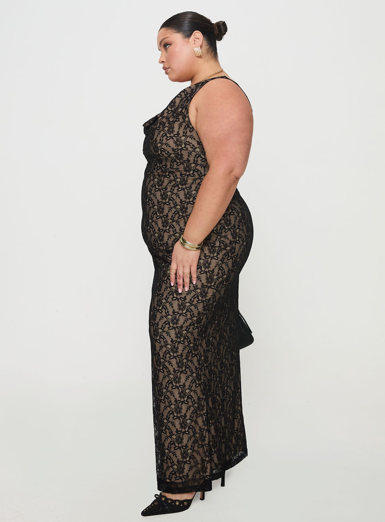 Romani Lace Maxi Dress Black Curve - Image 3