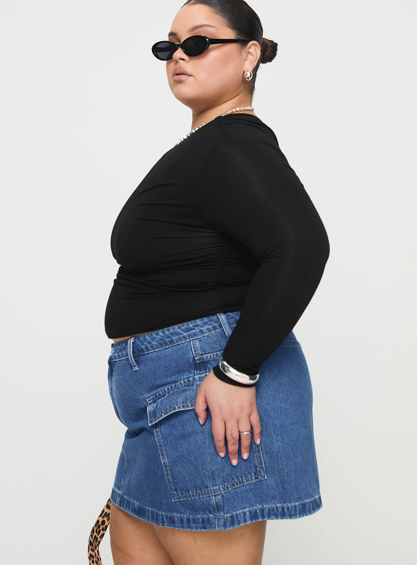 Zakai Cargo Denim Mini Skirt Mid Blue Curve - Image 4