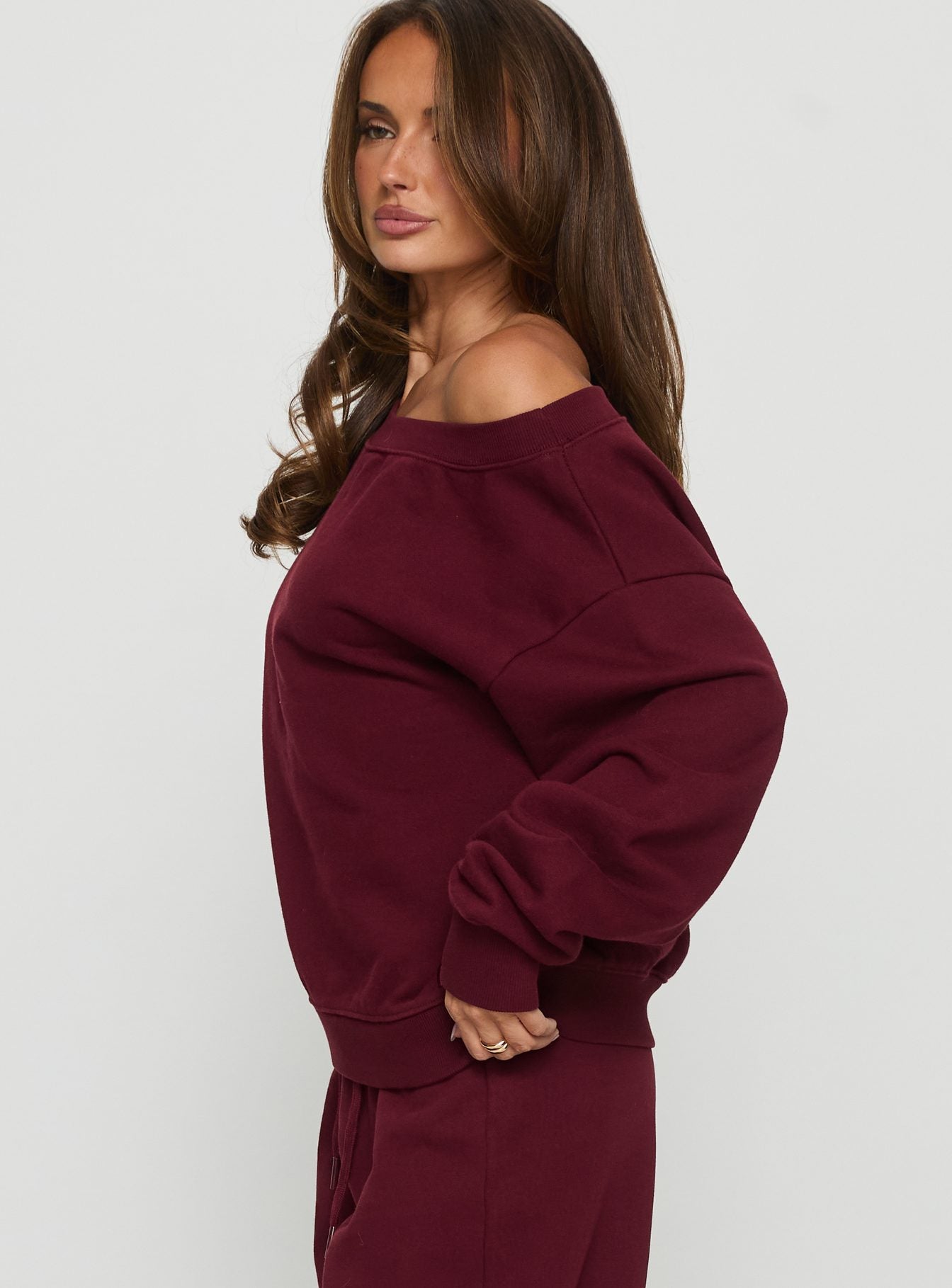 Wellness Off the Shoulder Jumper Currant - Image 4