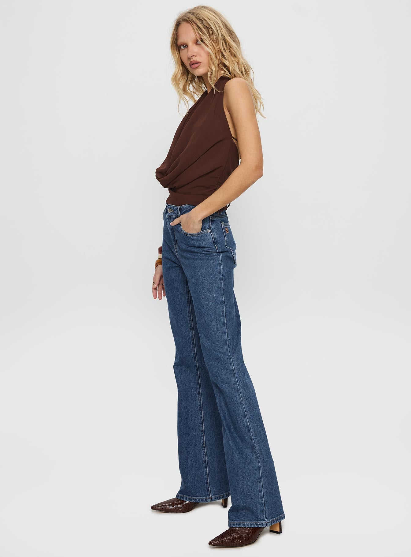 Magic Mirror Mid Rise Bootleg Jeans Mid Blue Wash - Image 4