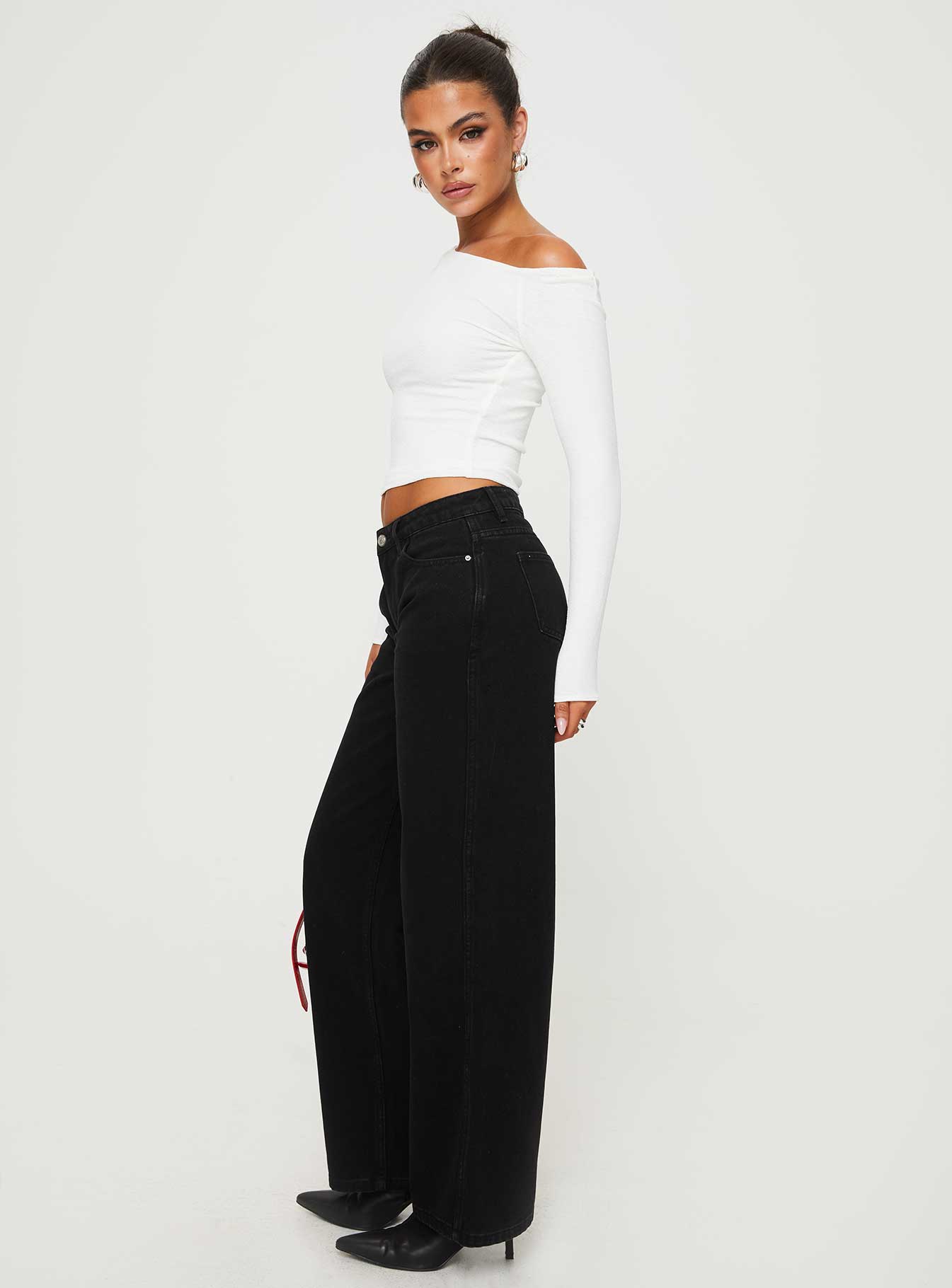 Maryanne Mid-rise Relaxed Jeans Washed Black - Image 4
