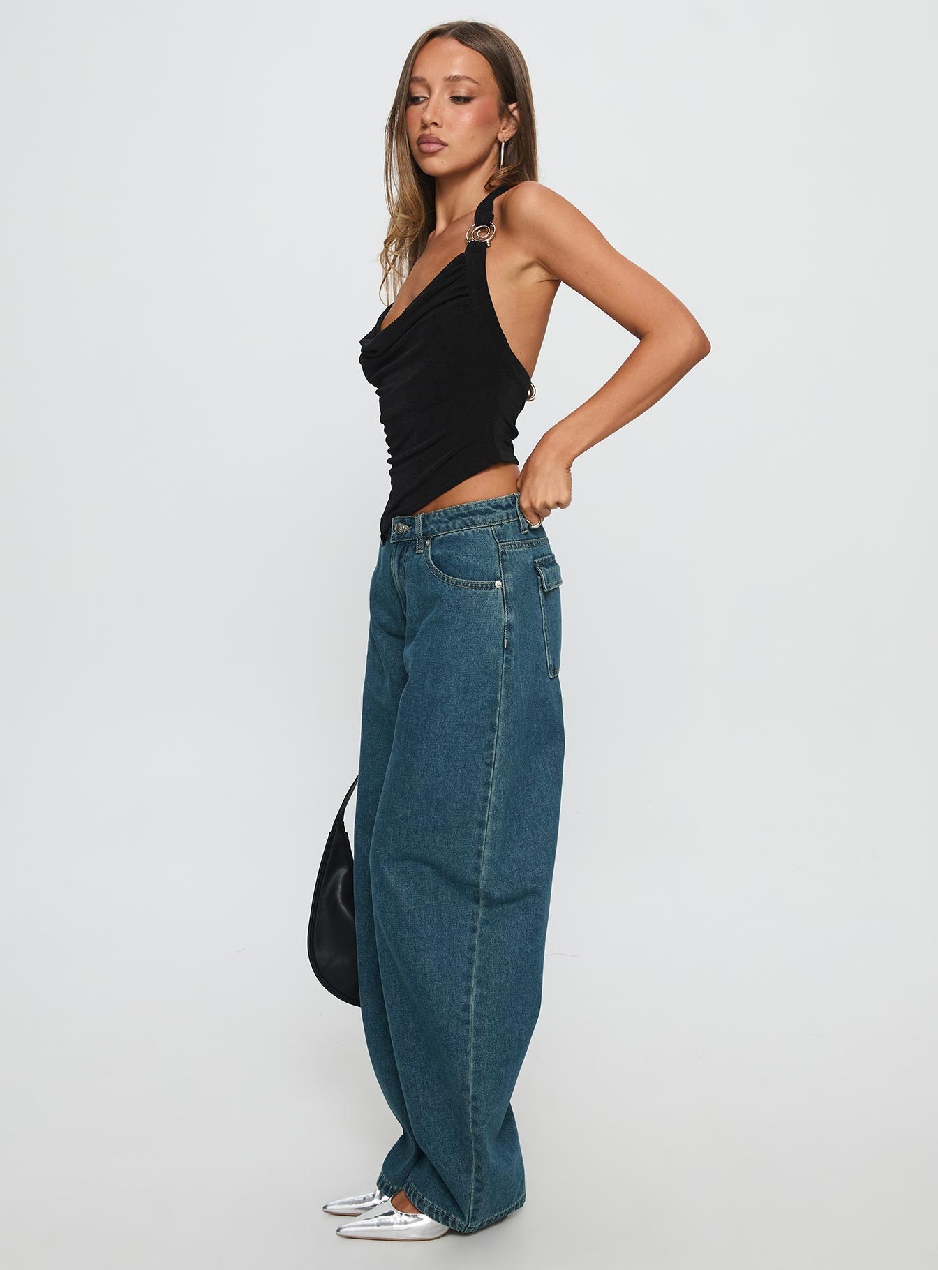 Juda Mid Rise Barrel Leg Jeans Mid Blue Wash - Image 4