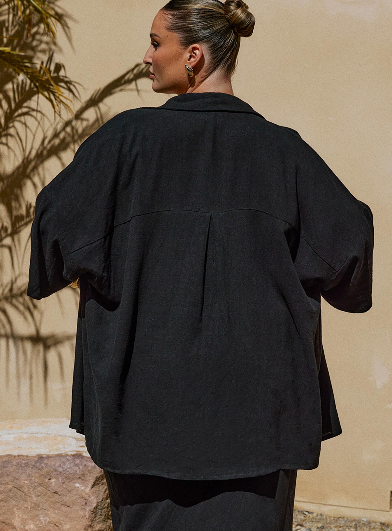 Guava Linen Blend Shirt Black Curve - Image 3