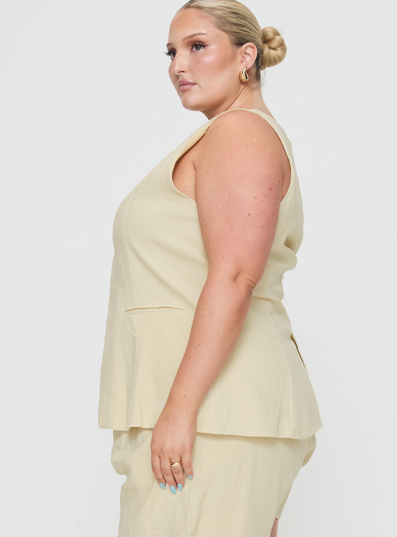 Days With You Linen Blend Vest Top Sand Curve - Image 4