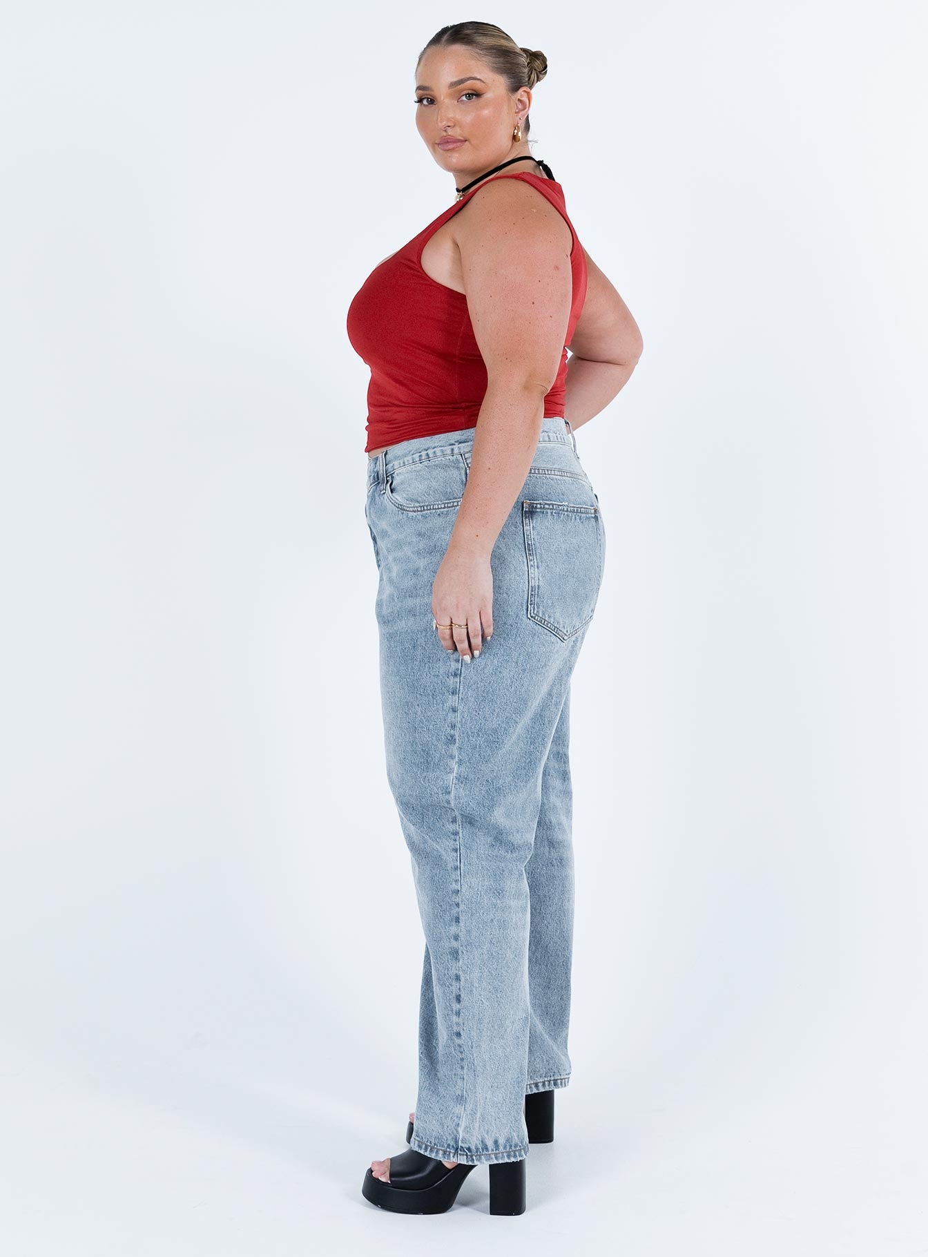 Holly Asymmetric Straight Leg Jean Light Wash Denim Curve - Image 4