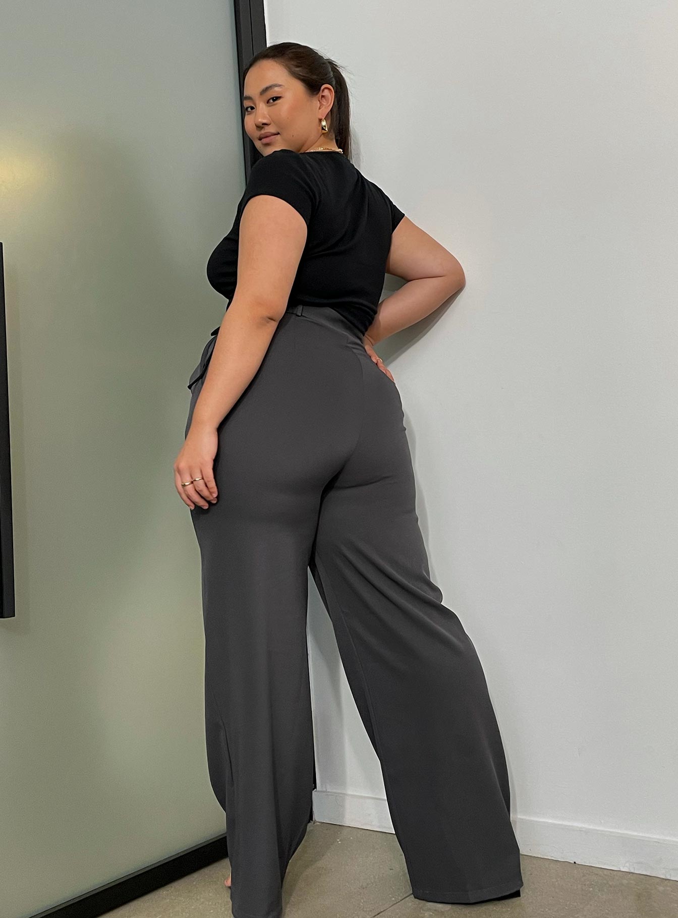 Evant Tee Black Curve - Image 3