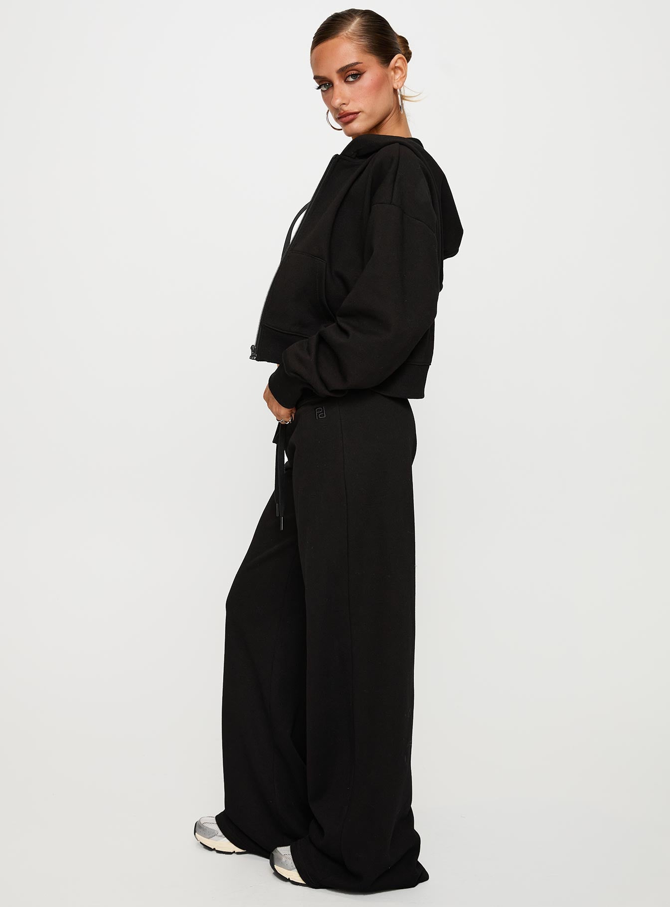 Mindful Low Rise Pant Black - Image 4