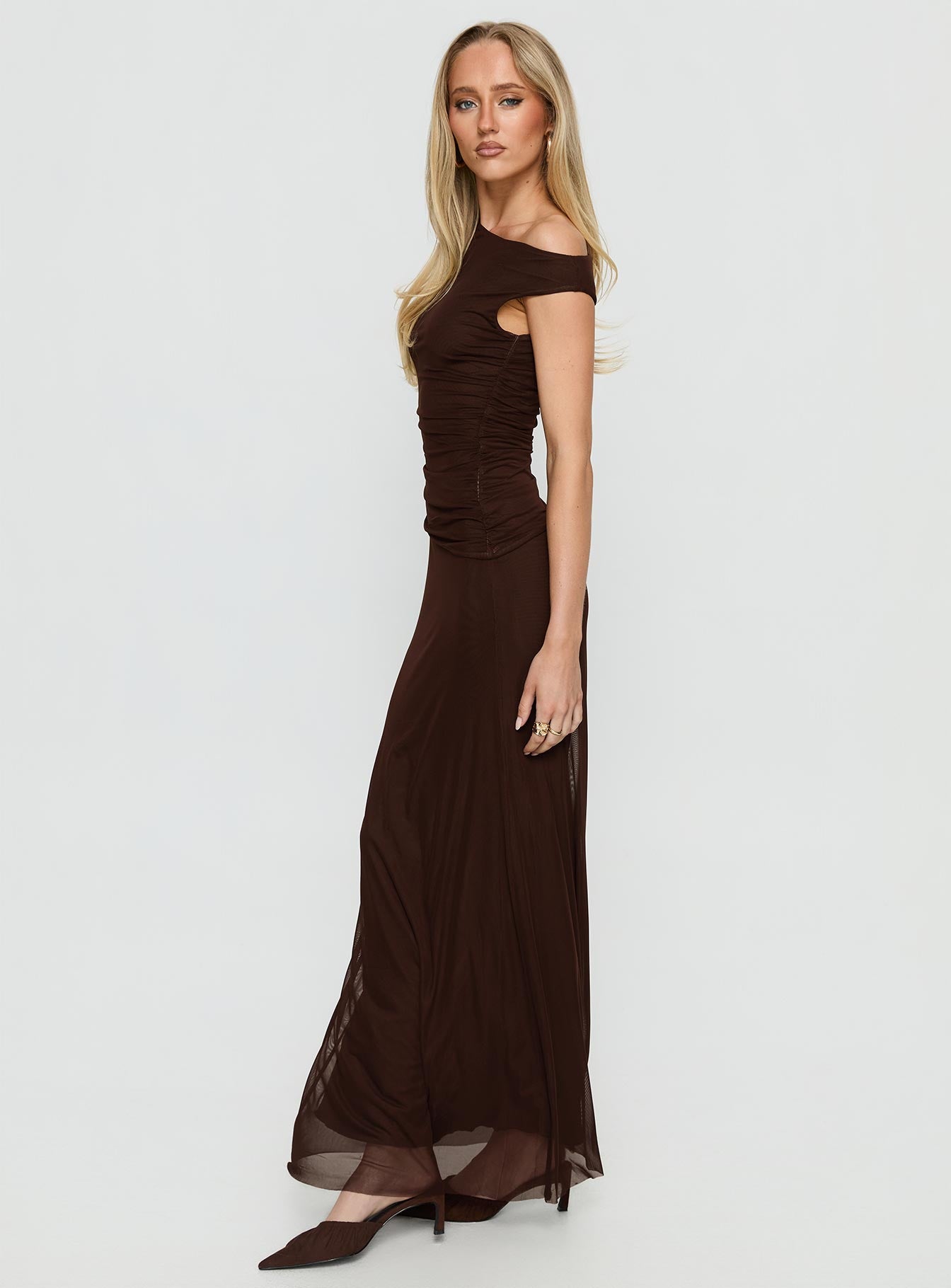 Krystyna Off Shoulder Ruched Maxi Dress Chocolate - Image 3
