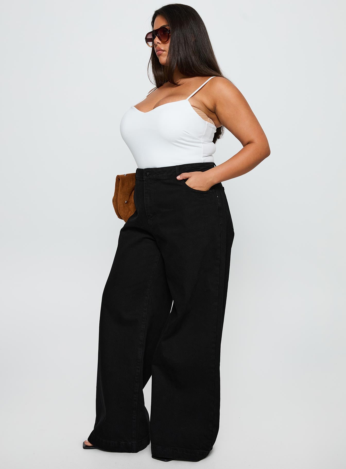Goldie High Rise Wide Leg Jeans True Black Curve - Image 4