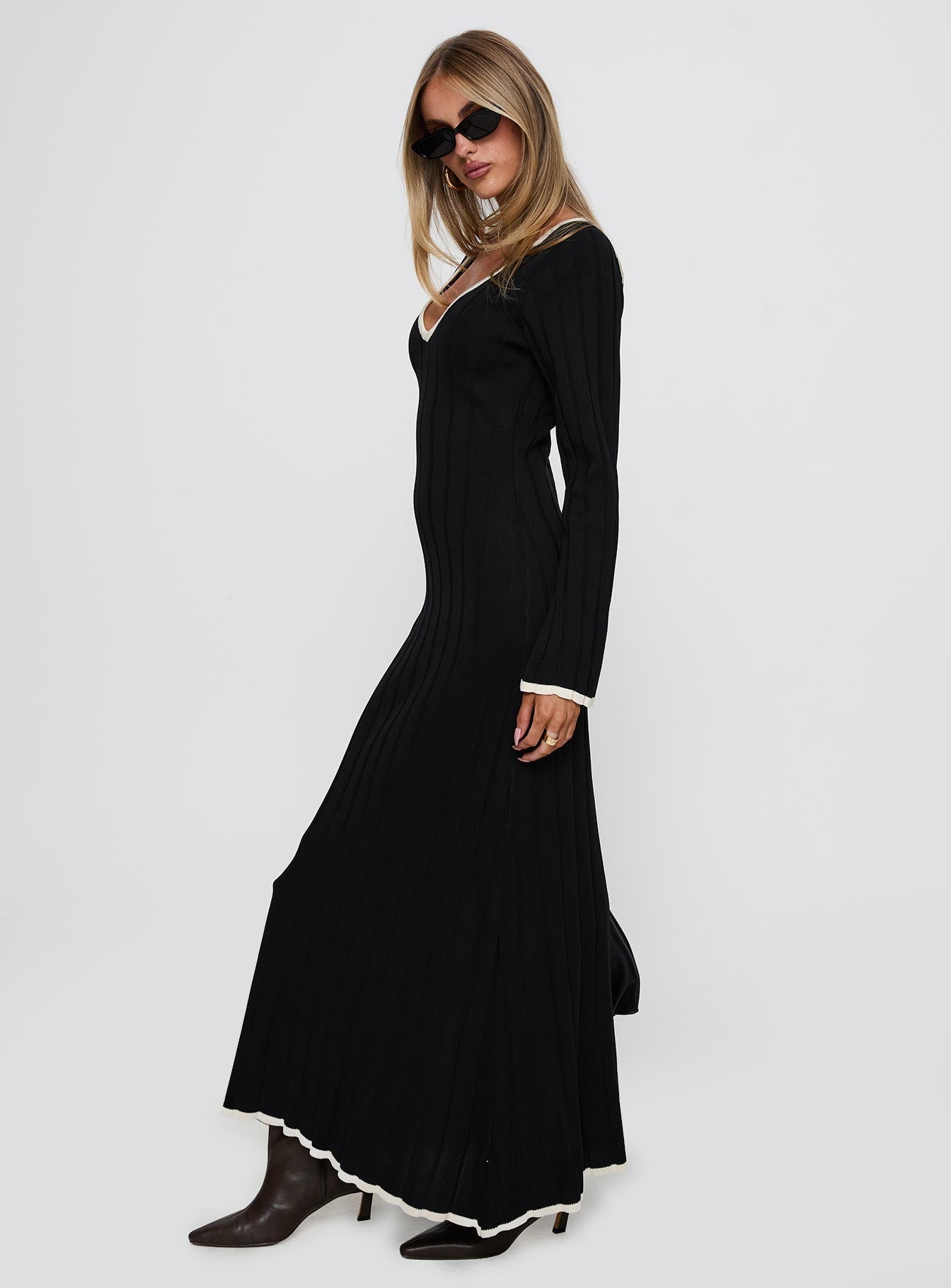 Claira Long Sleeve Maxi Dress Black - Image 4