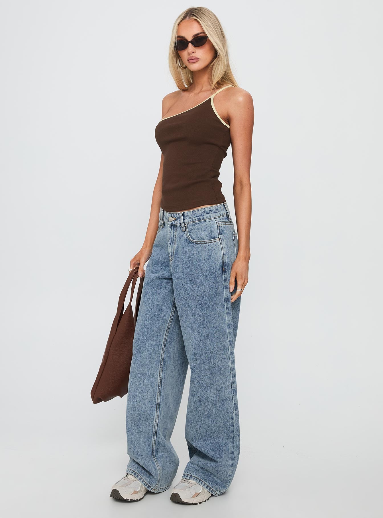 Shima Low Rise Straight Leg Jeans Light Wash - Image 4
