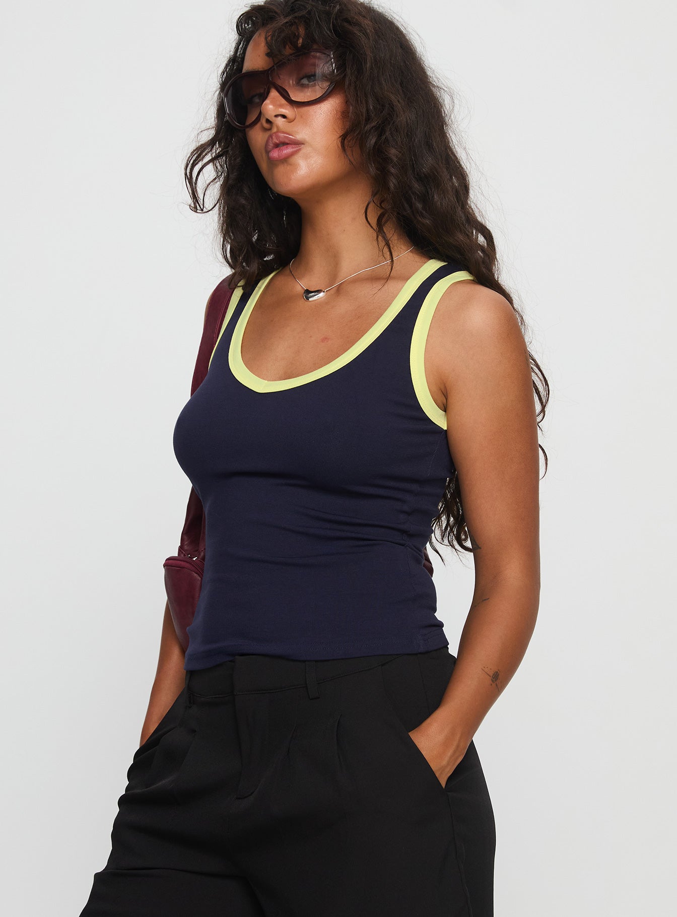 Elionne V Neck Contrast Top Navy / Yellow - Image 4