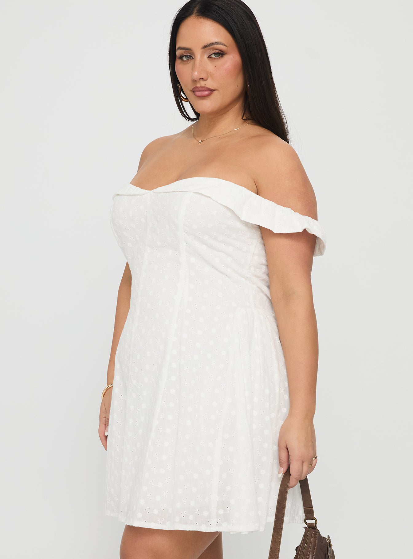 Rosebud Broderie Off The Shoulder Mini Dress White Curve - Image 4