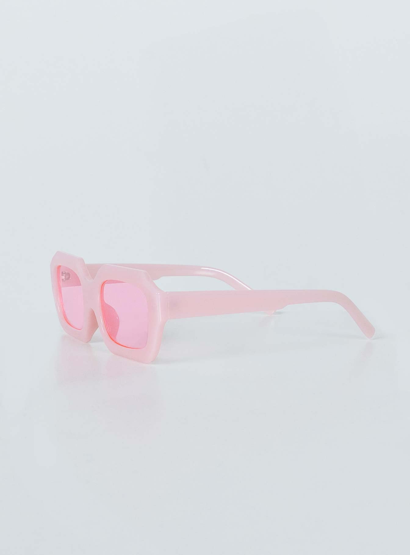 Hampshire Sunglasses Pink - Image 3