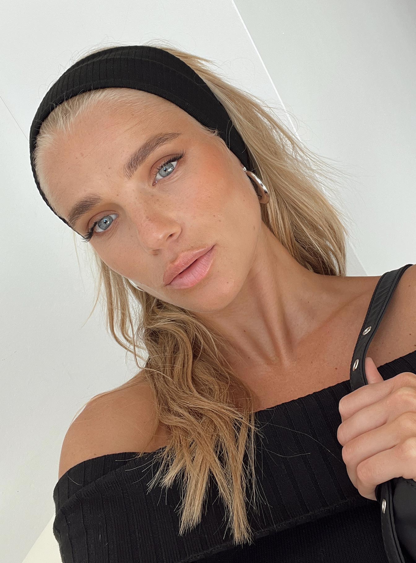 Adelina Knit Headband Black - Image 3