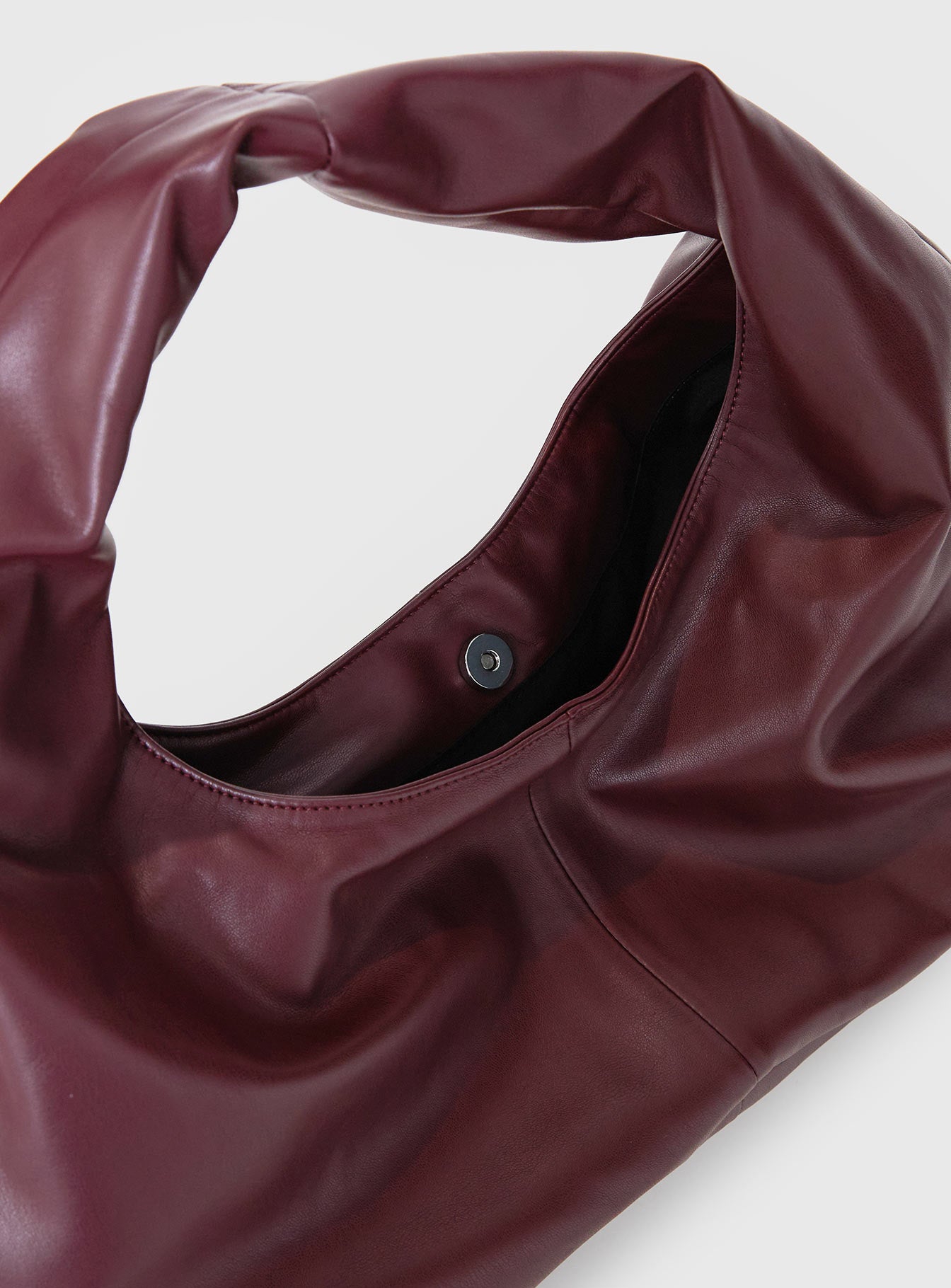 Feel A Way Shoulder Bag Burgundy - Image 4