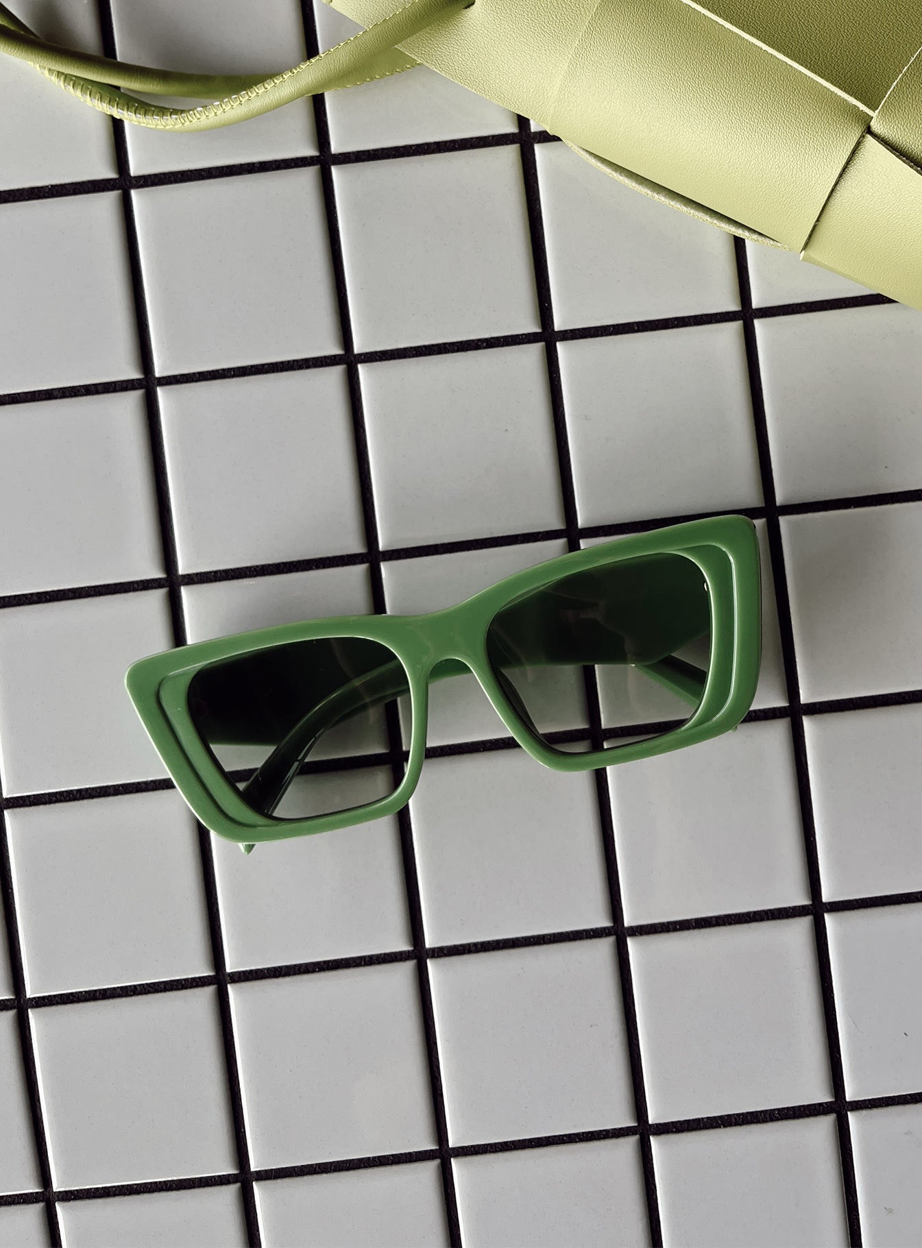 Zeile Sunglasses Green - Image 4