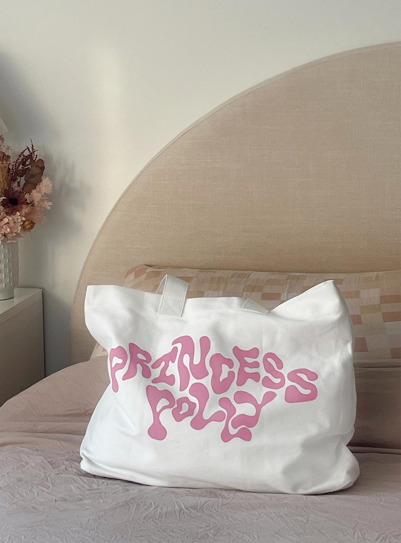 Princess Polly Tote Bag Squiggle Text White / Pink - Image 4
