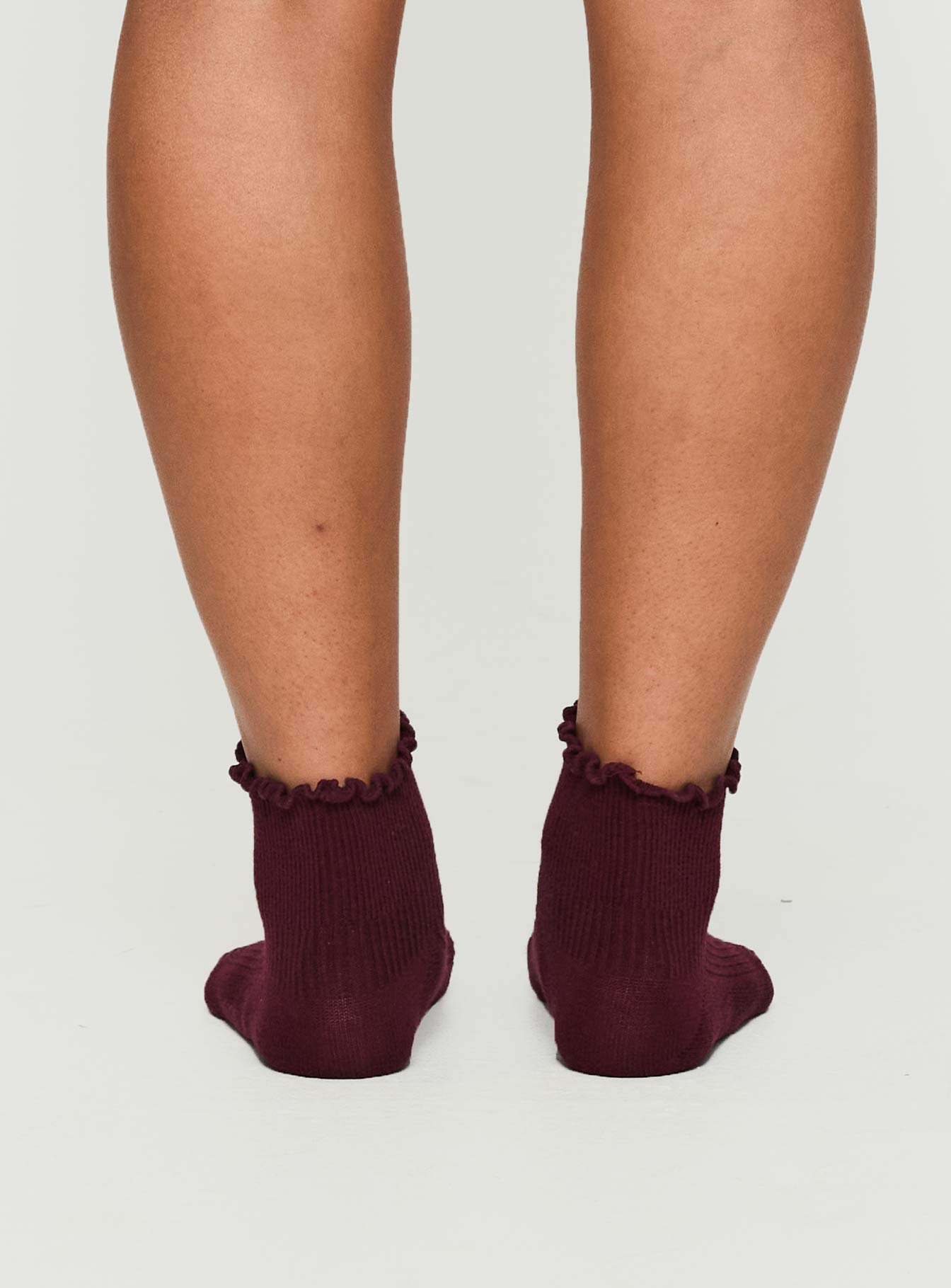 Ribbed Ruffle Socks Burgundy - Image 4