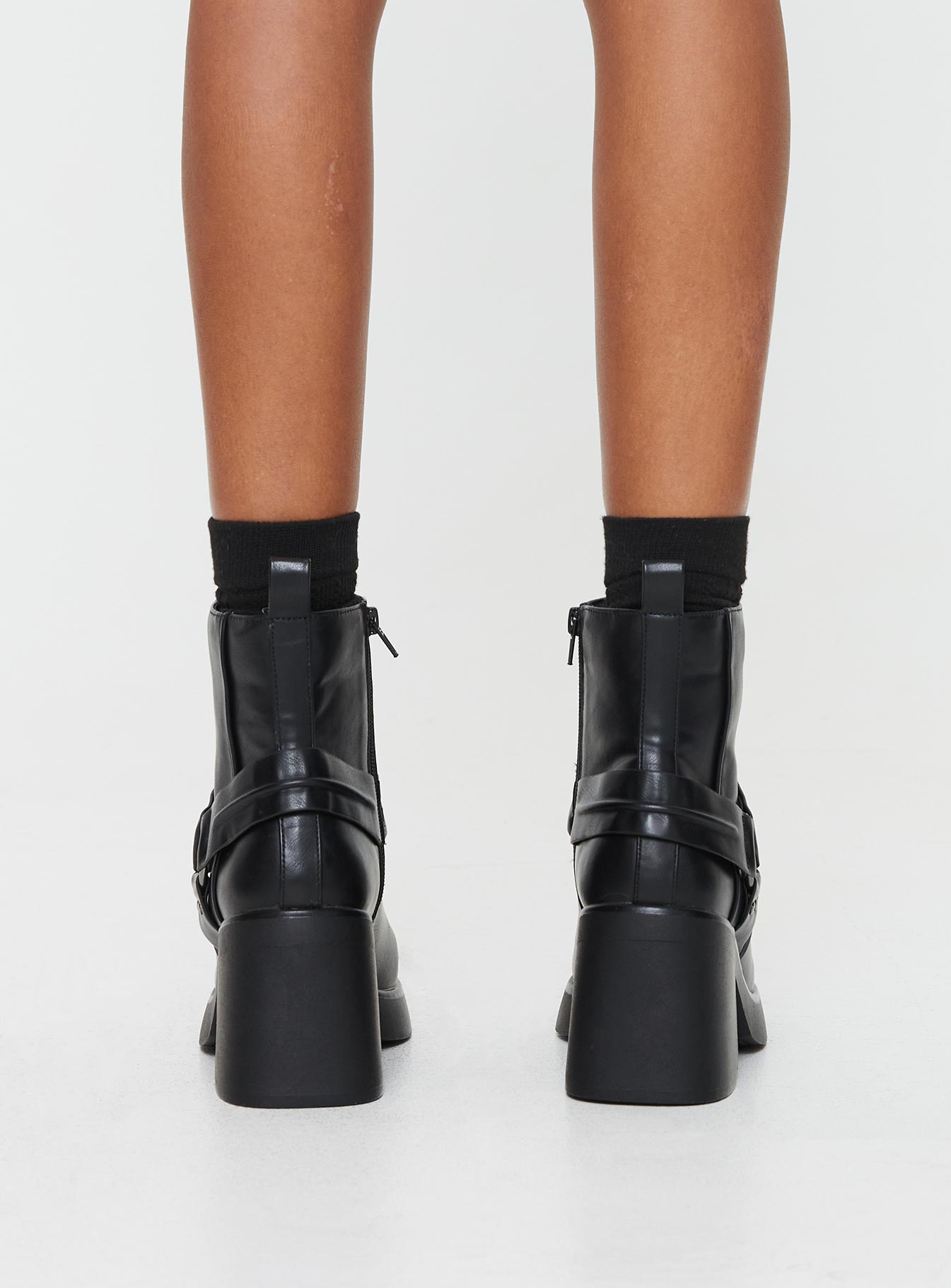 Bishop Boots Black - Image 4