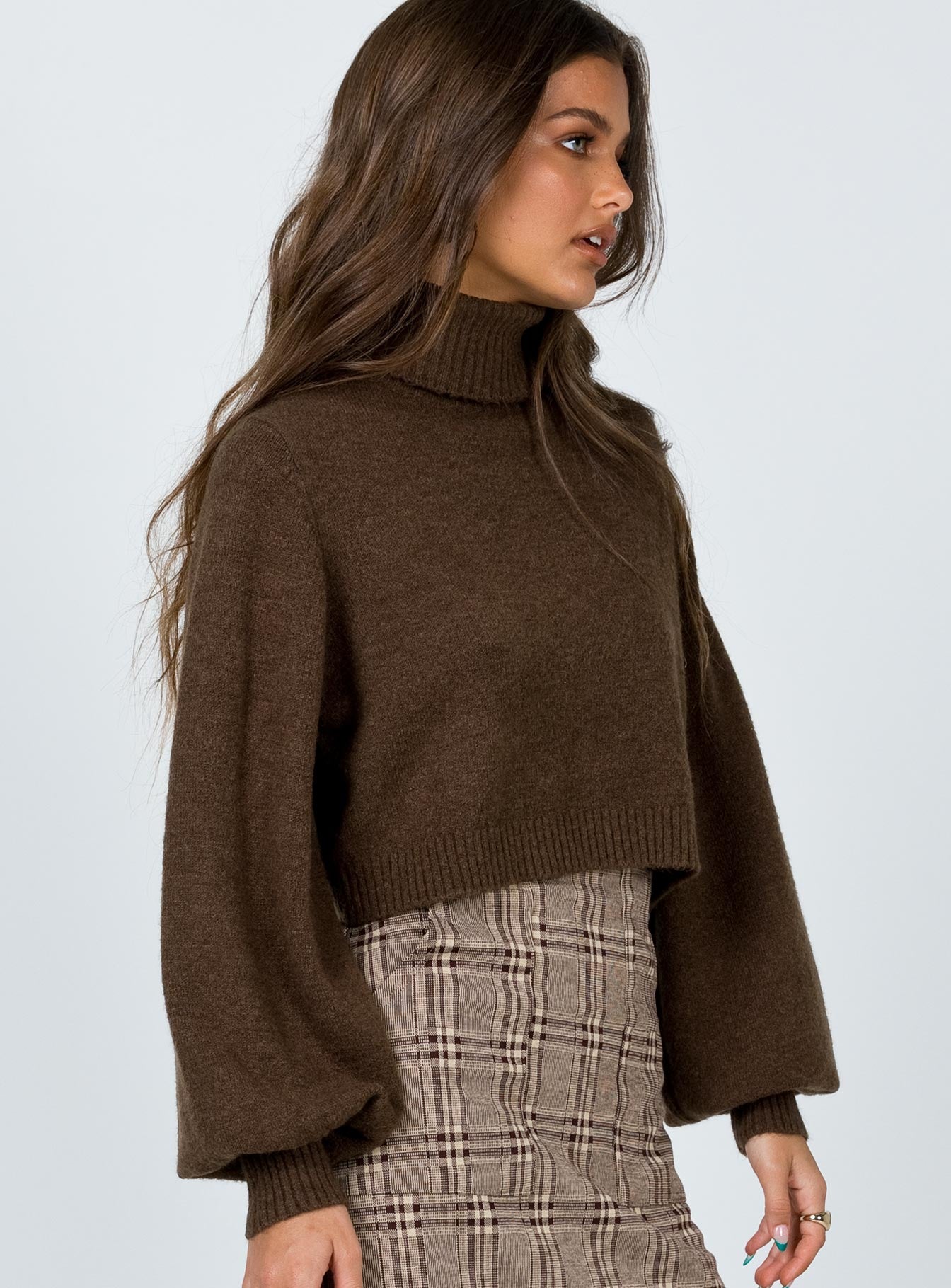 Zahara Cropped Turtleneck Sweater Brown - Image 4