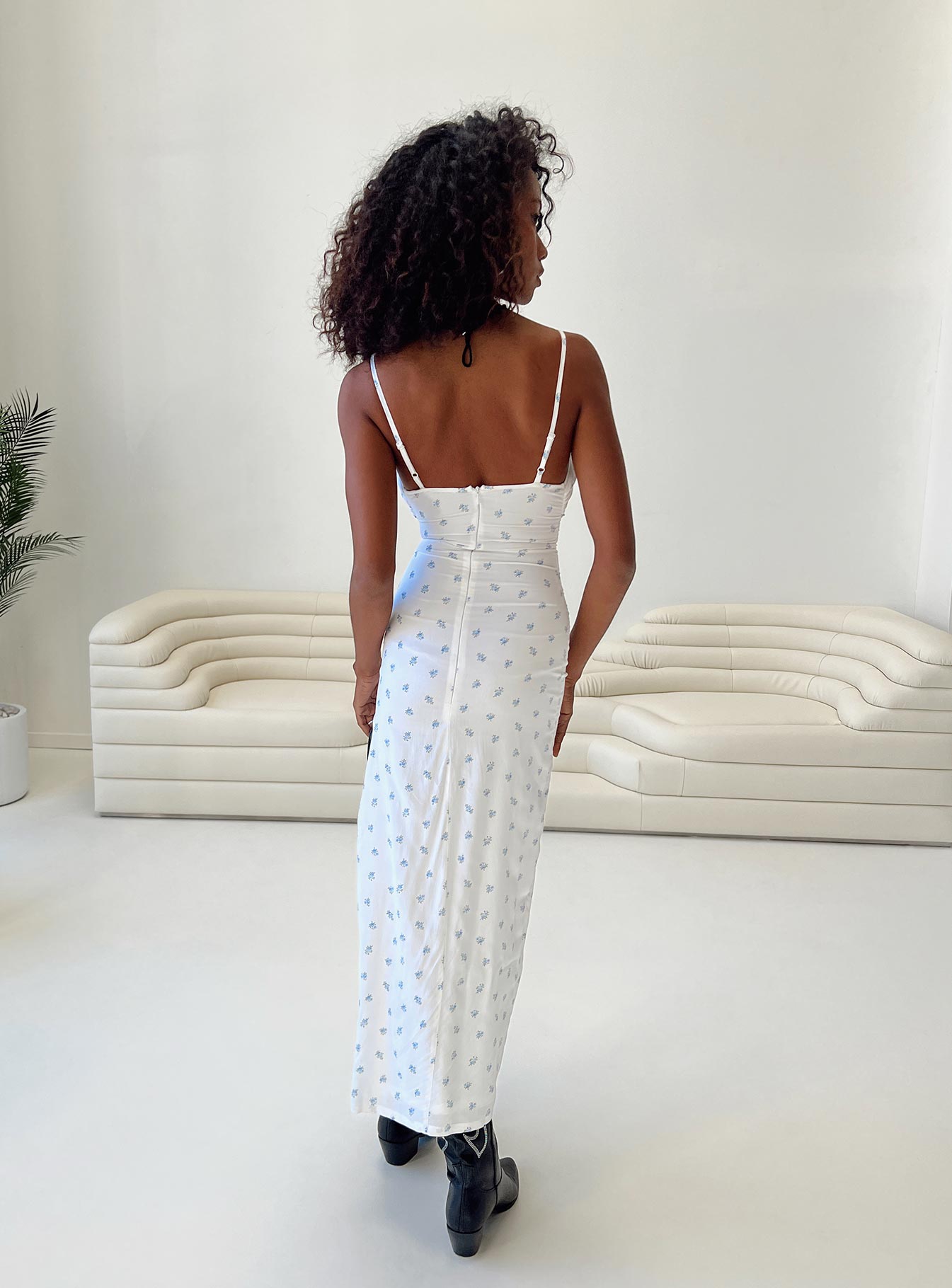 Brailey Maxi Dress Blue Floral - Image 4