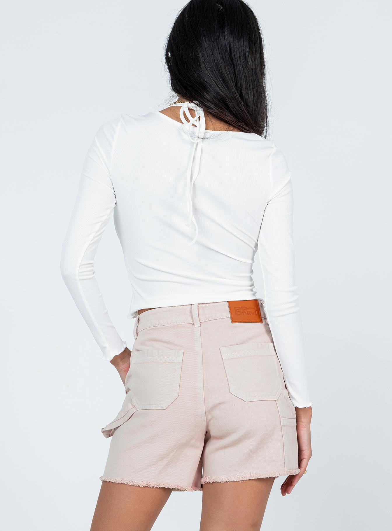 Hadley Mid Rise Shorts Beige - Image 5