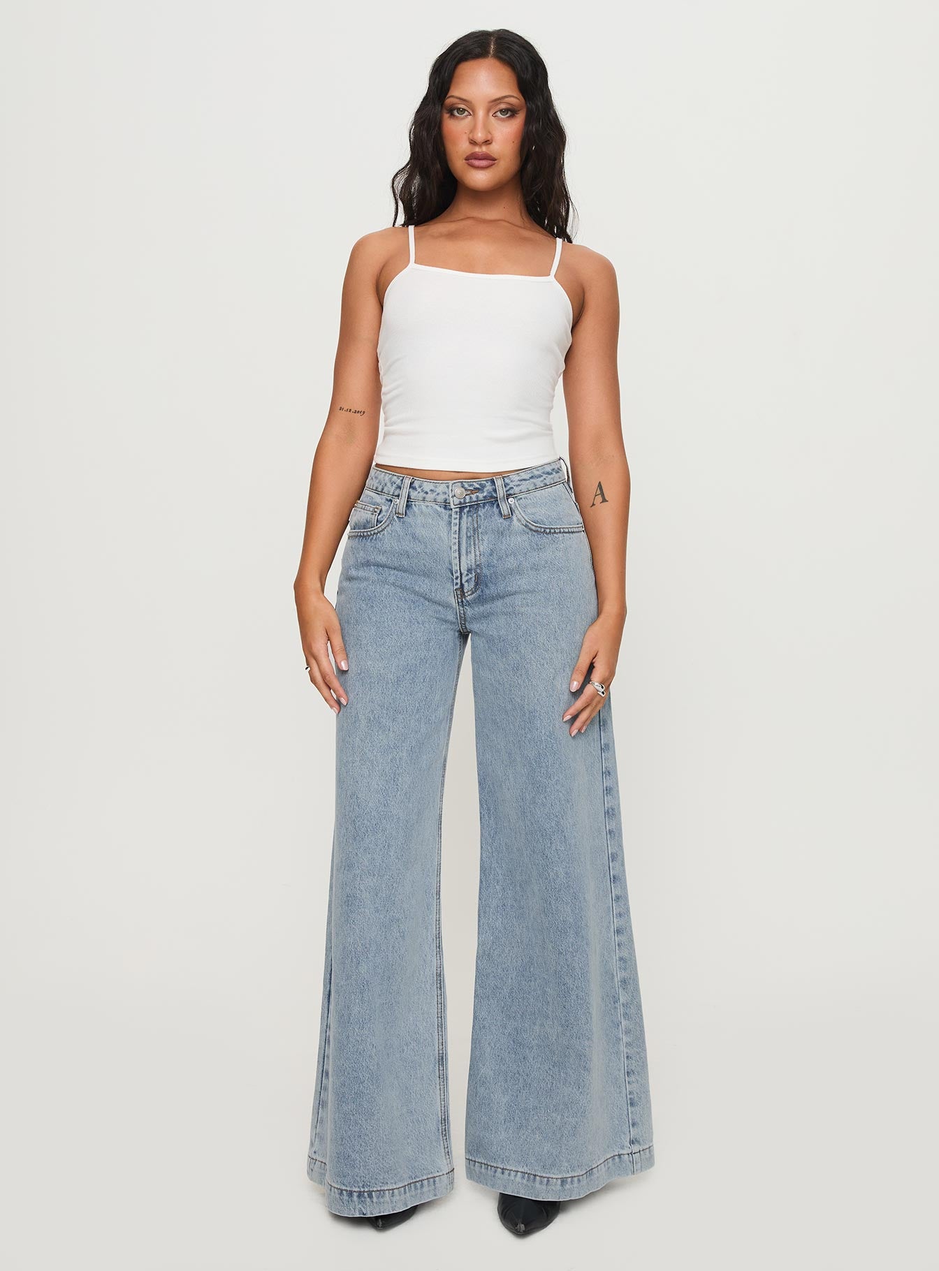 Toby Low Rise Baggy Jeans Light Wash - Image 3