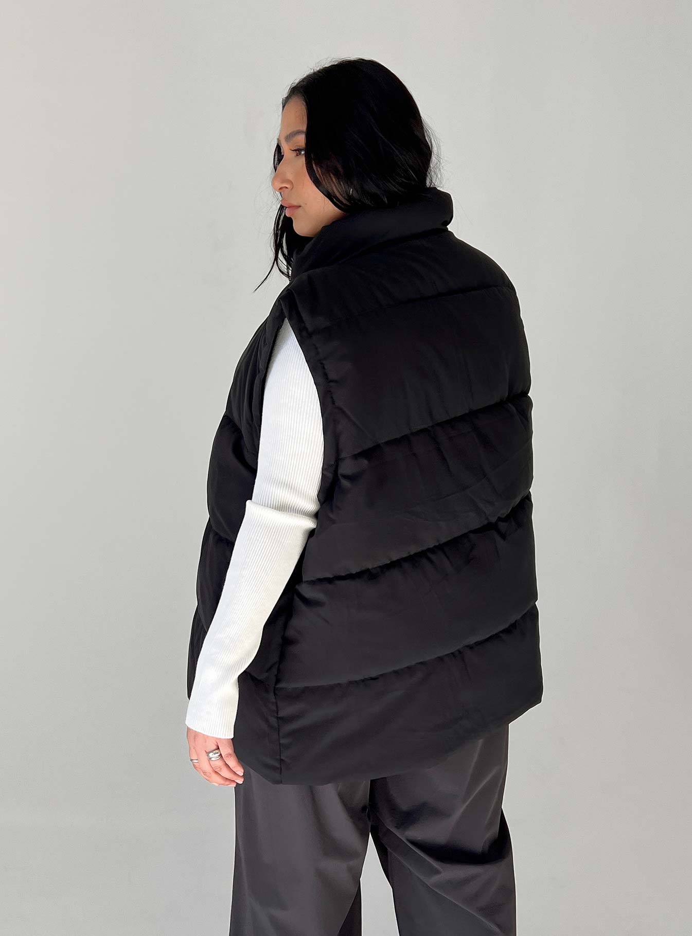 Edison Puffer Vest Black Curve - Image 4