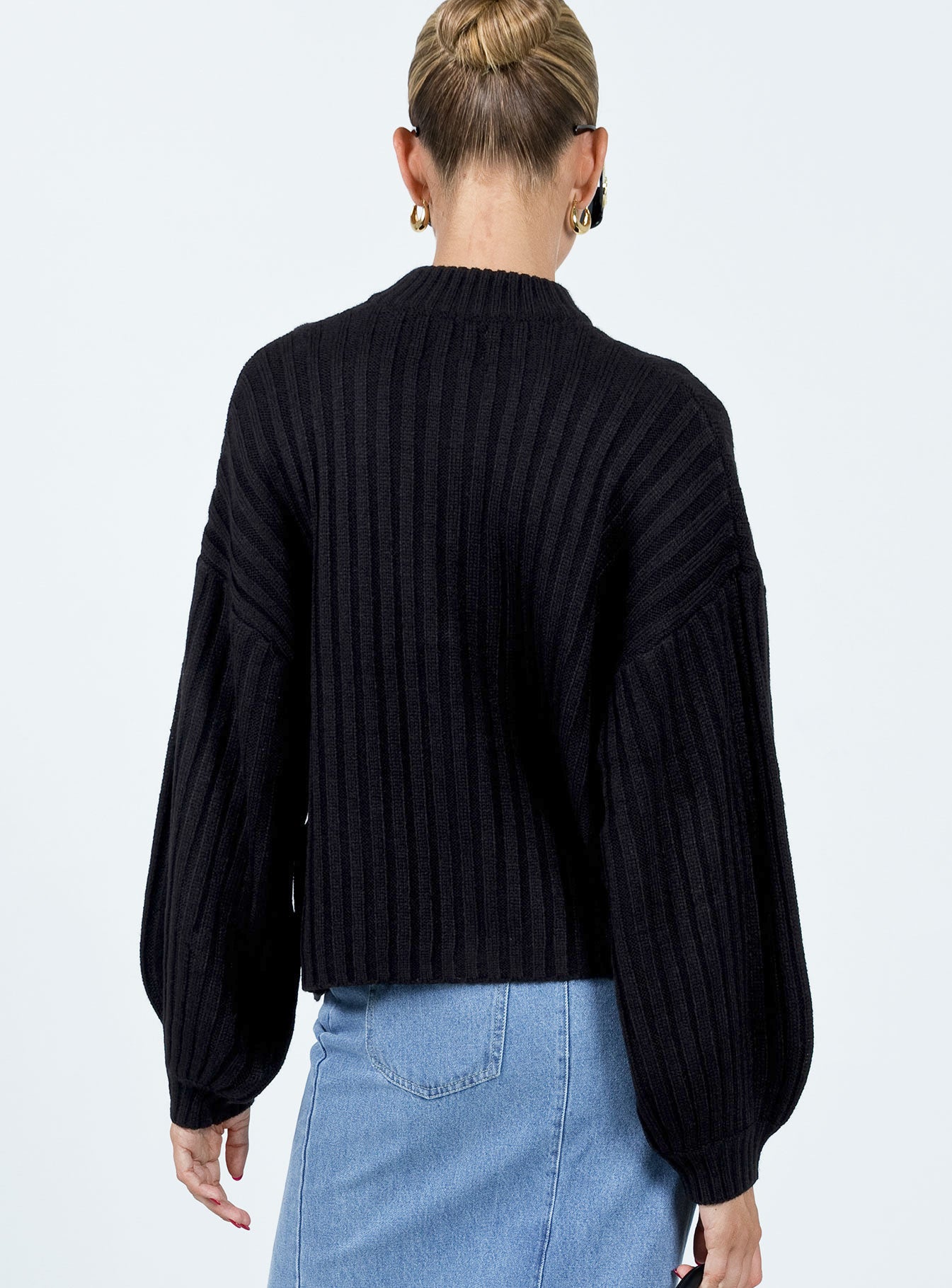 Innerbloom Oversized Sweater Black - Image 4