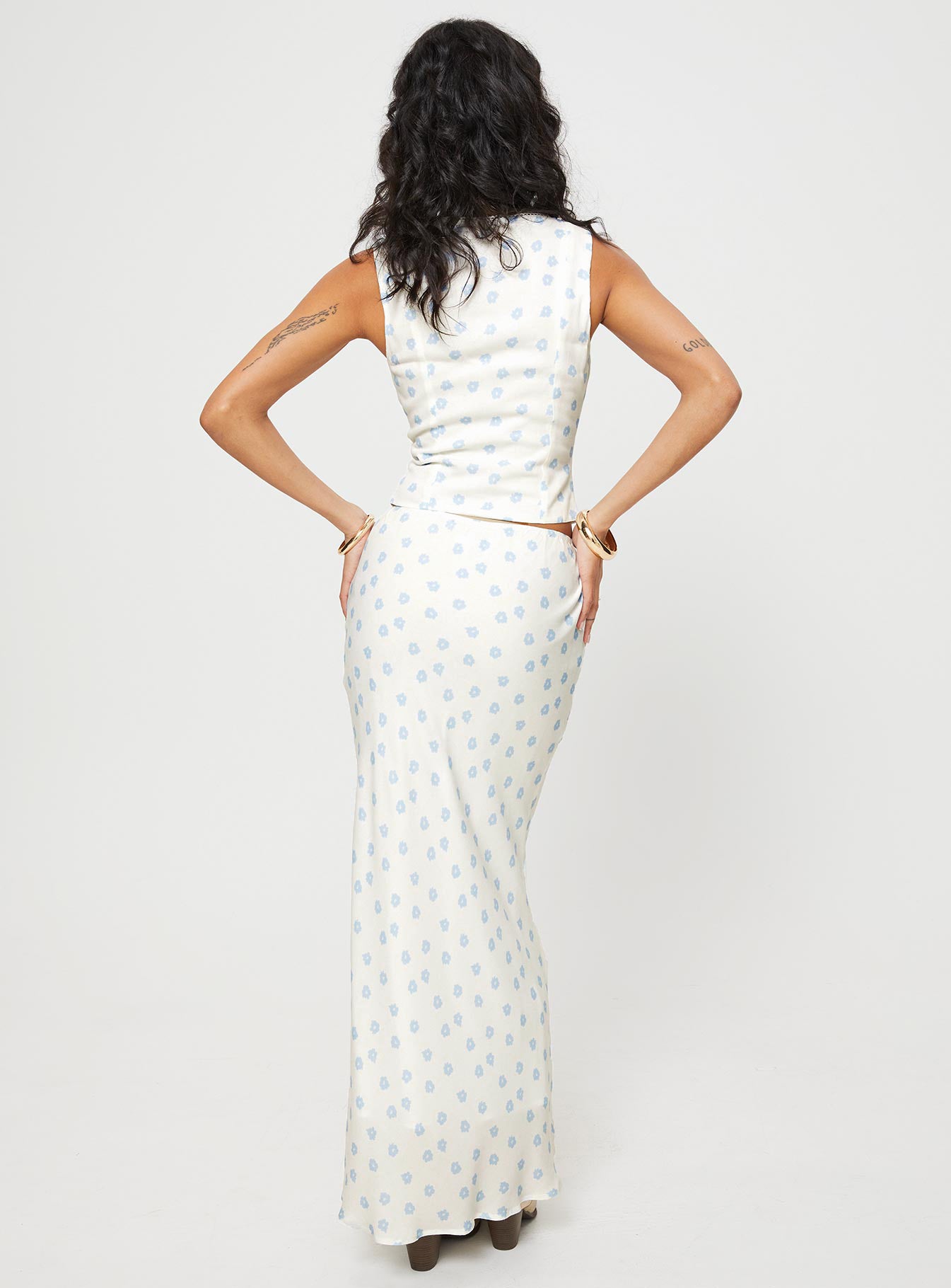 Cheshire Floral Maxi Skirt White / Blue - Image 7