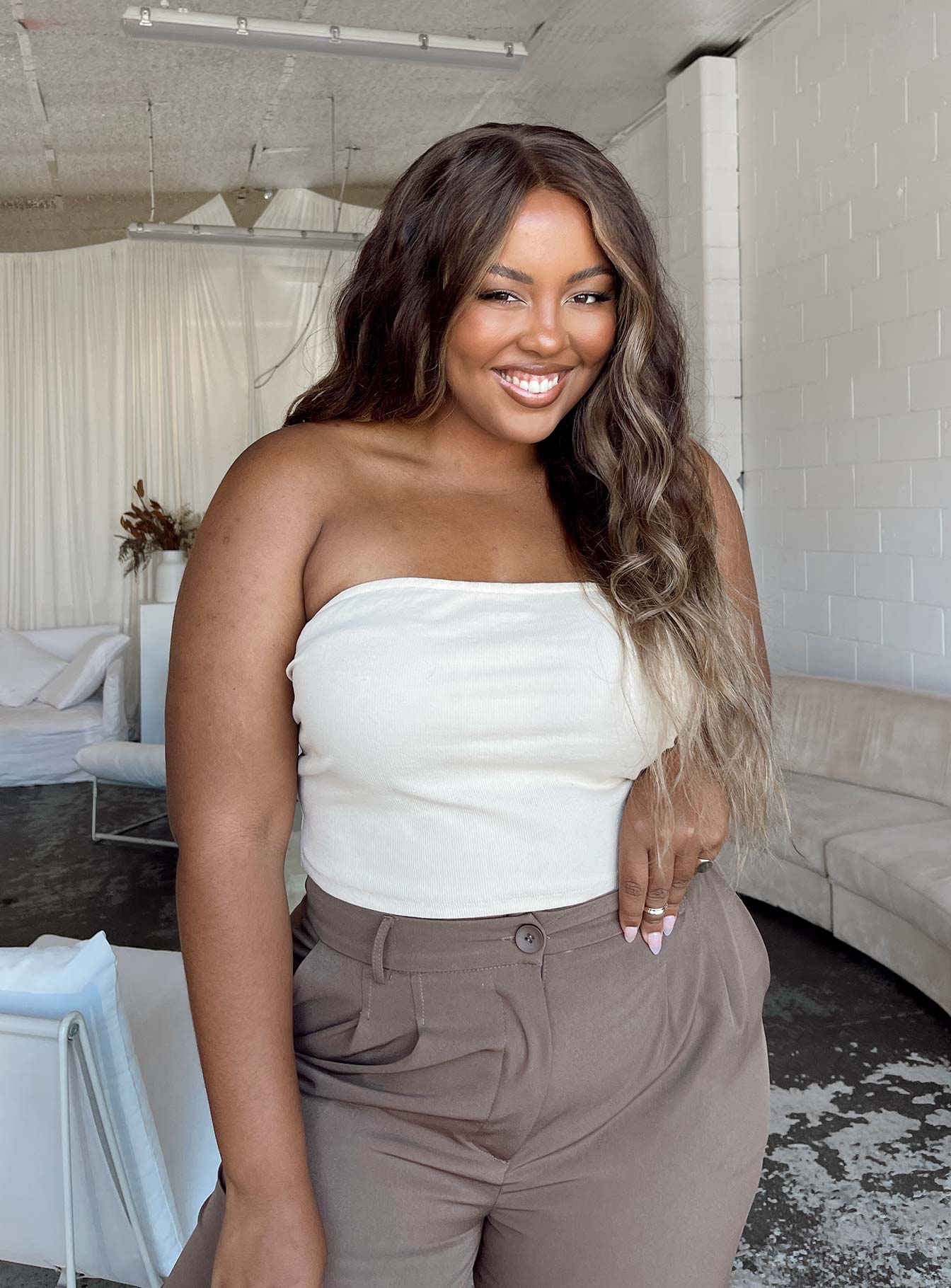 Rosehill Strapless Top Beige Curve - Image 4